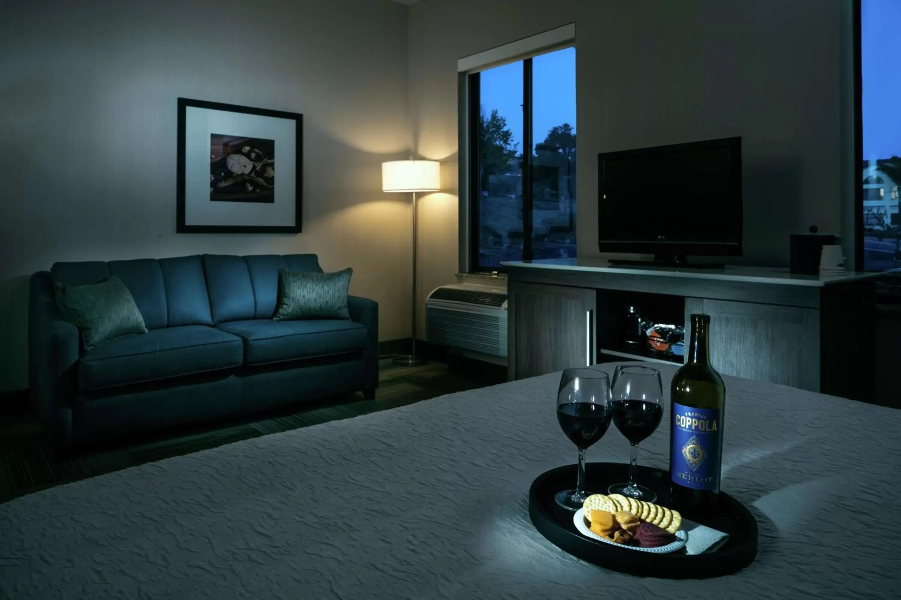 Bedroom, Seating Area in Hampton Inn & Suites Arroyo Grande