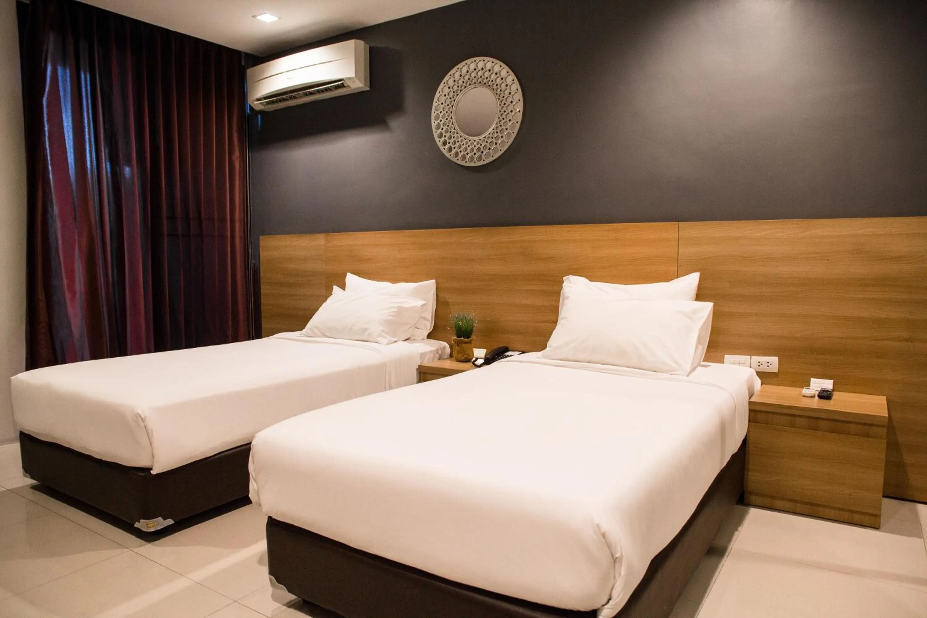 Bed in Marigold Sukhumvit - Free Shuttle to BTS Bearing Station