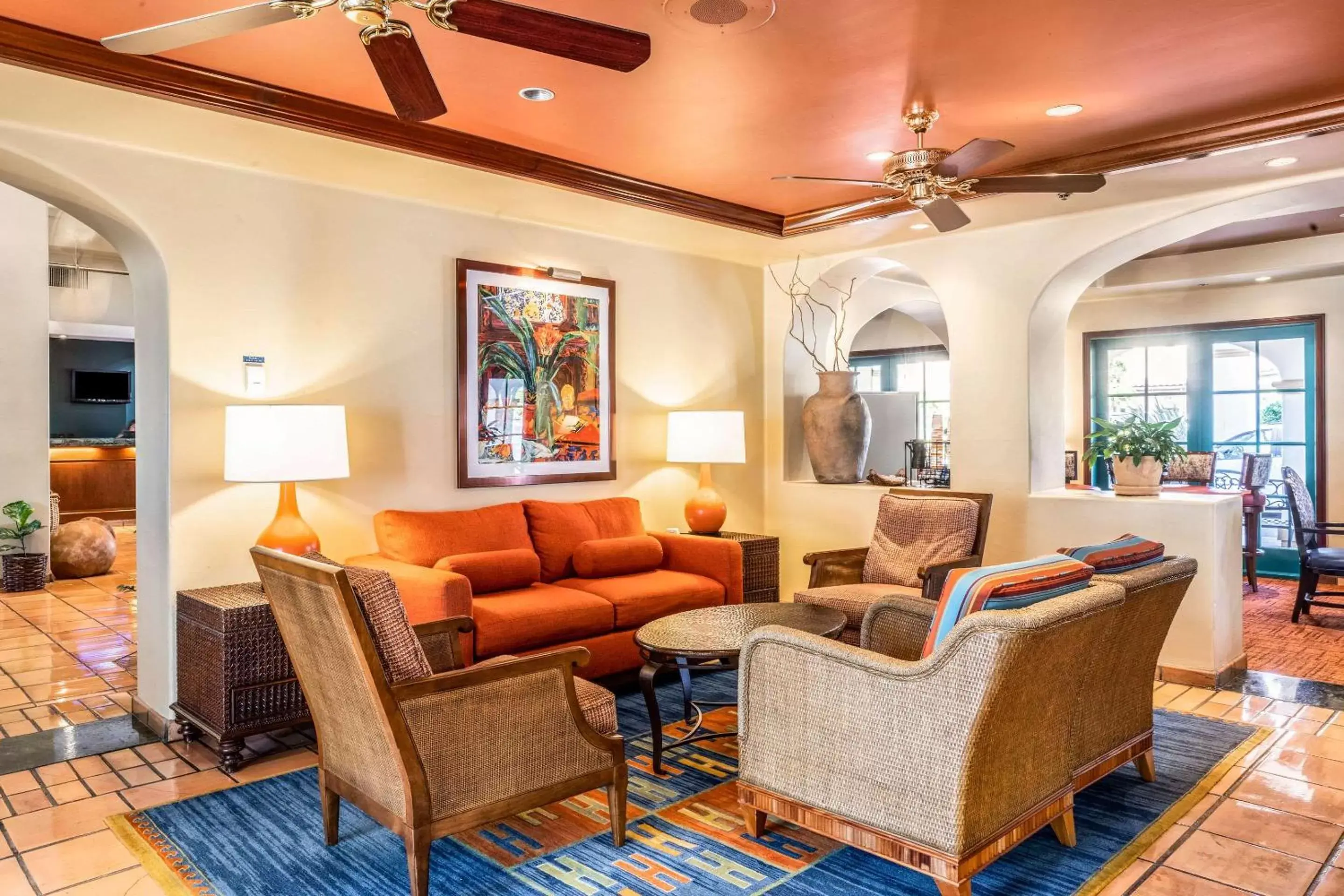 Lobby or reception, Seating Area in Quality Suites Downtown San Luis Obispo