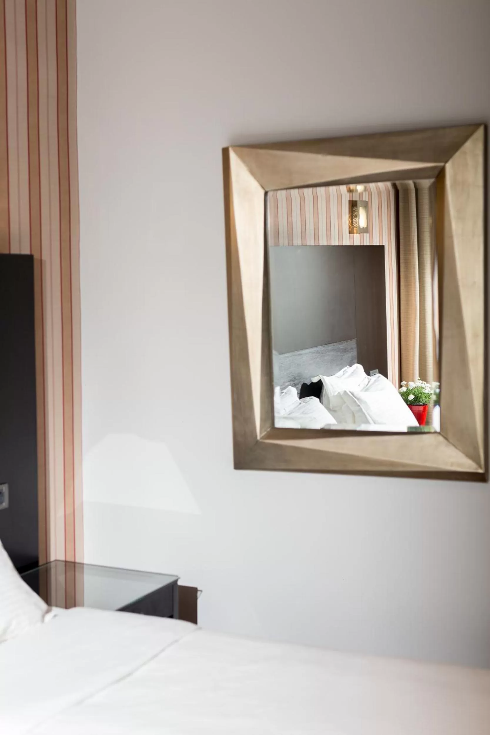 Bedroom, Bed in Areos