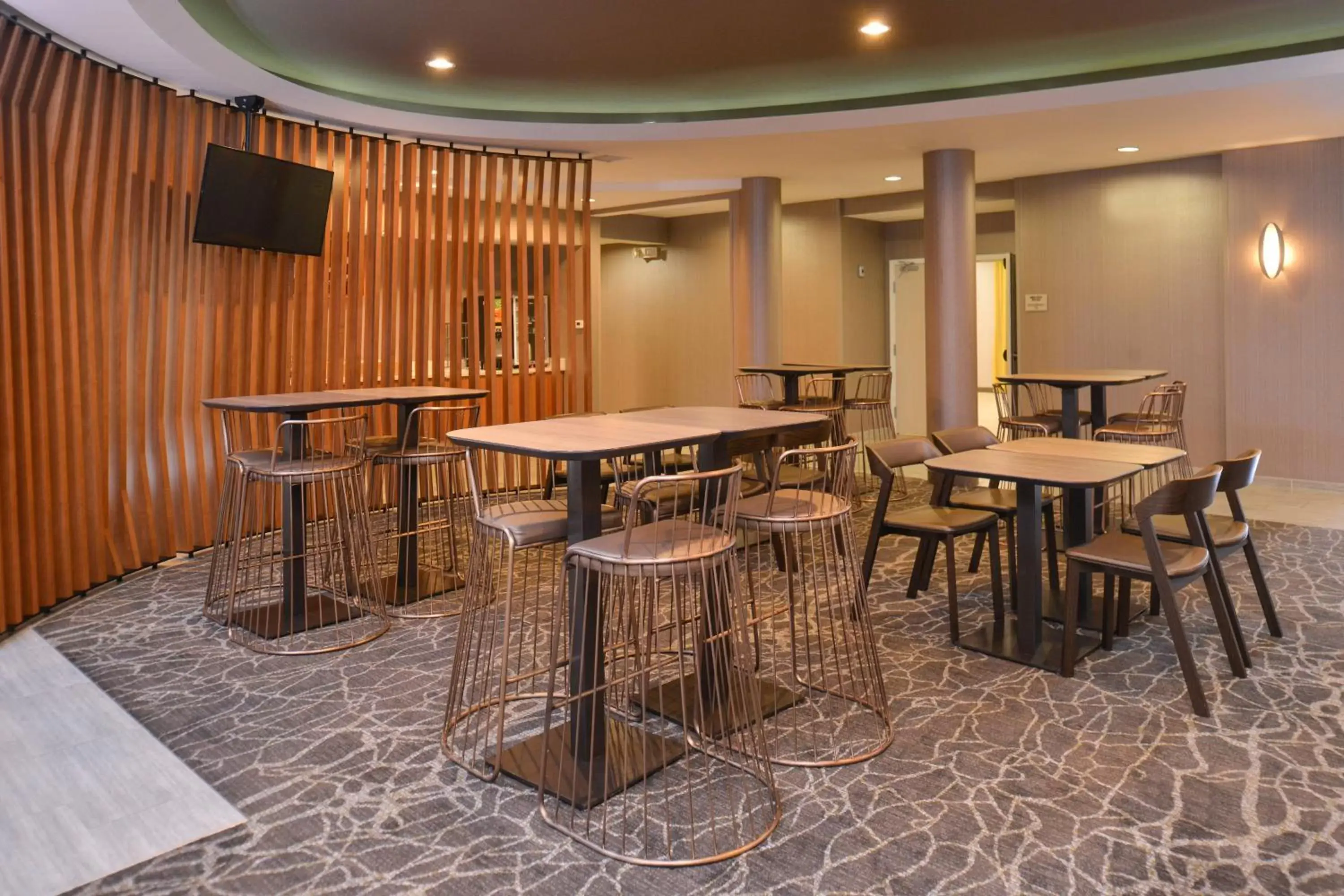 Restaurant/places to eat, Lounge/Bar in SpringHill Suites by Marriott Sacramento Roseville