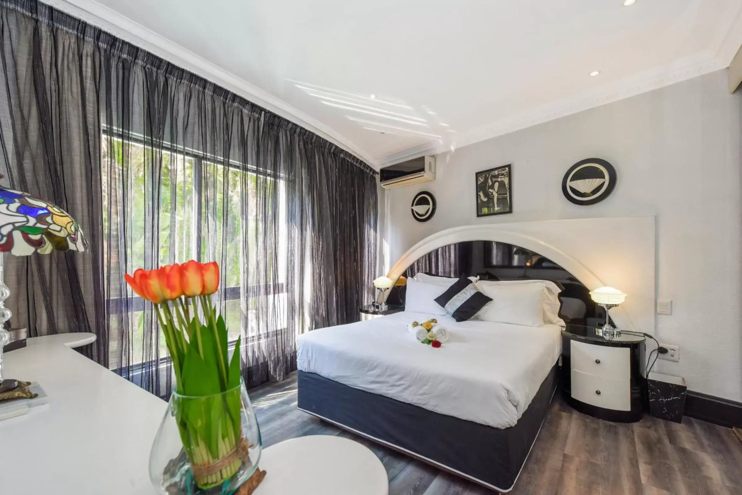 Deluxe Suite with Spa Bath in Villa Simonne Deluxe Suite with Spa Bath in Villa Simonne