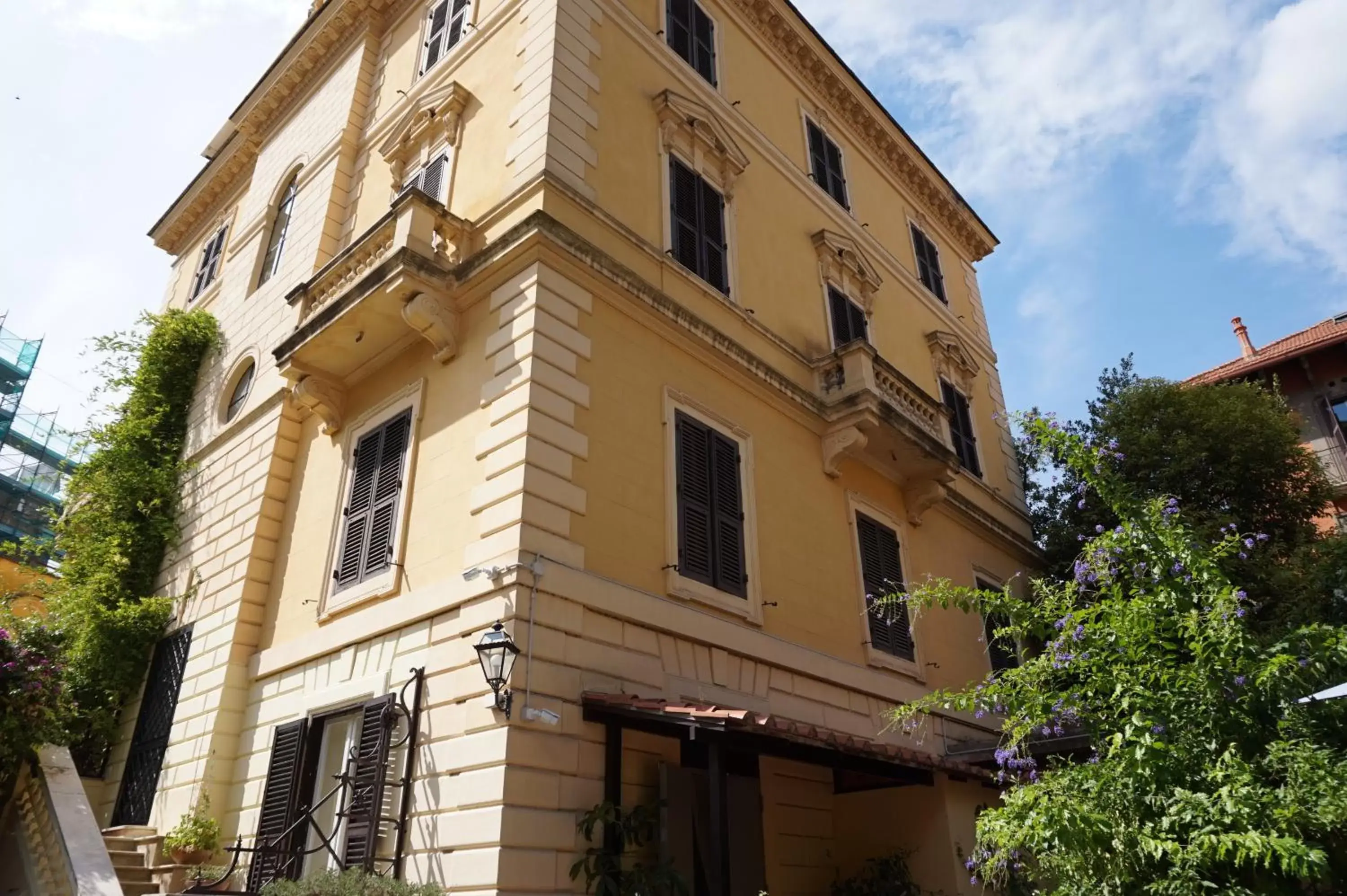 Property Building in Rome Garden Hotel
