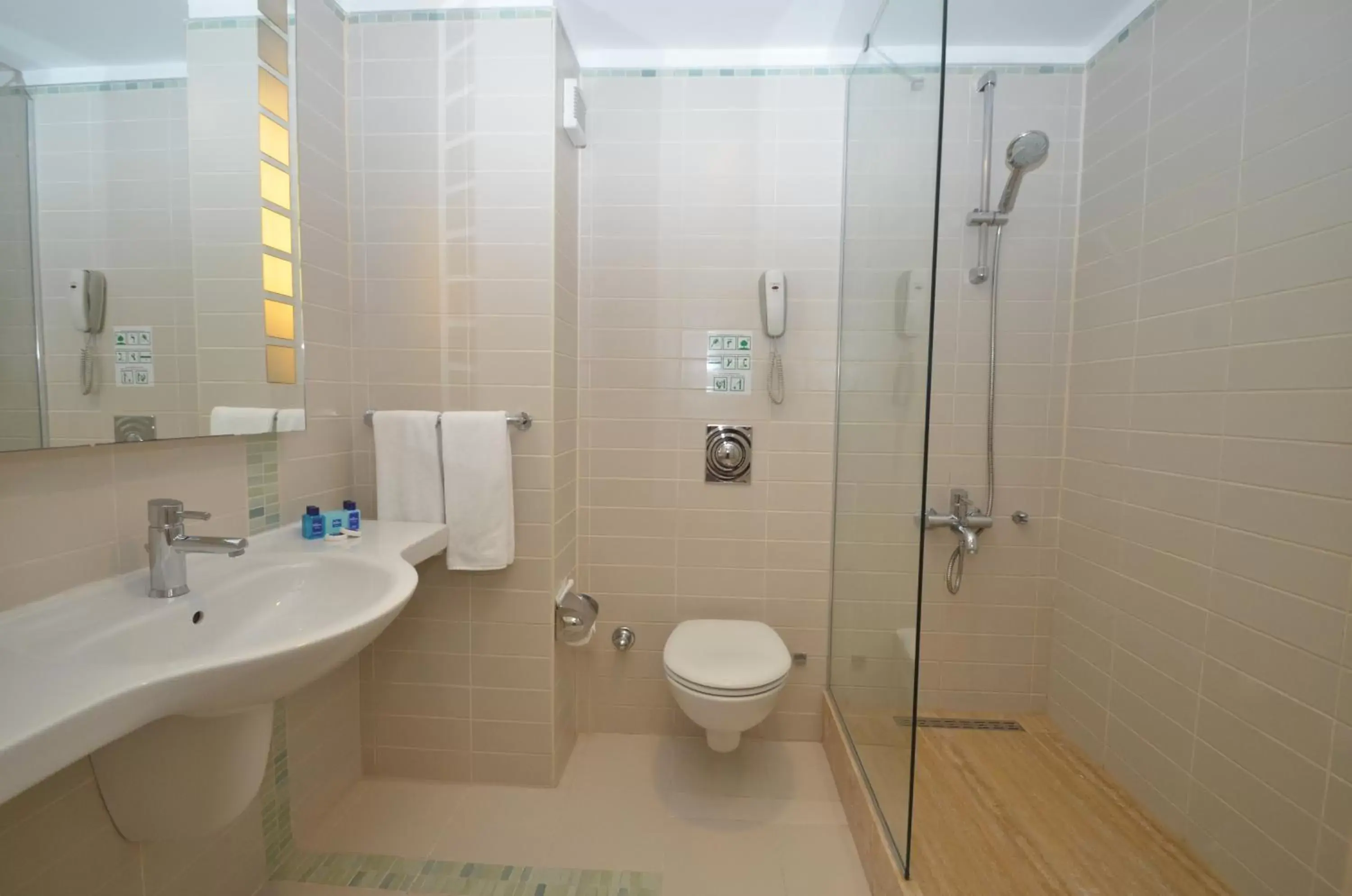 Bathroom in La Blanche Resort & Spa