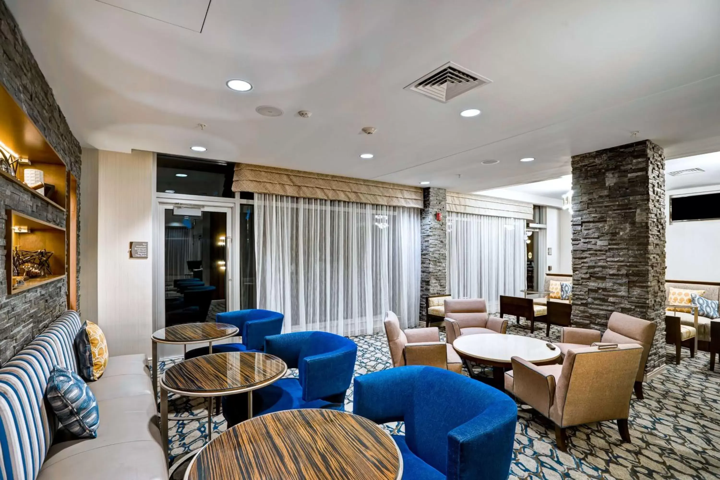 Lobby or reception in Homewood Suites by Hilton Boston Brookline-Longwood Medical