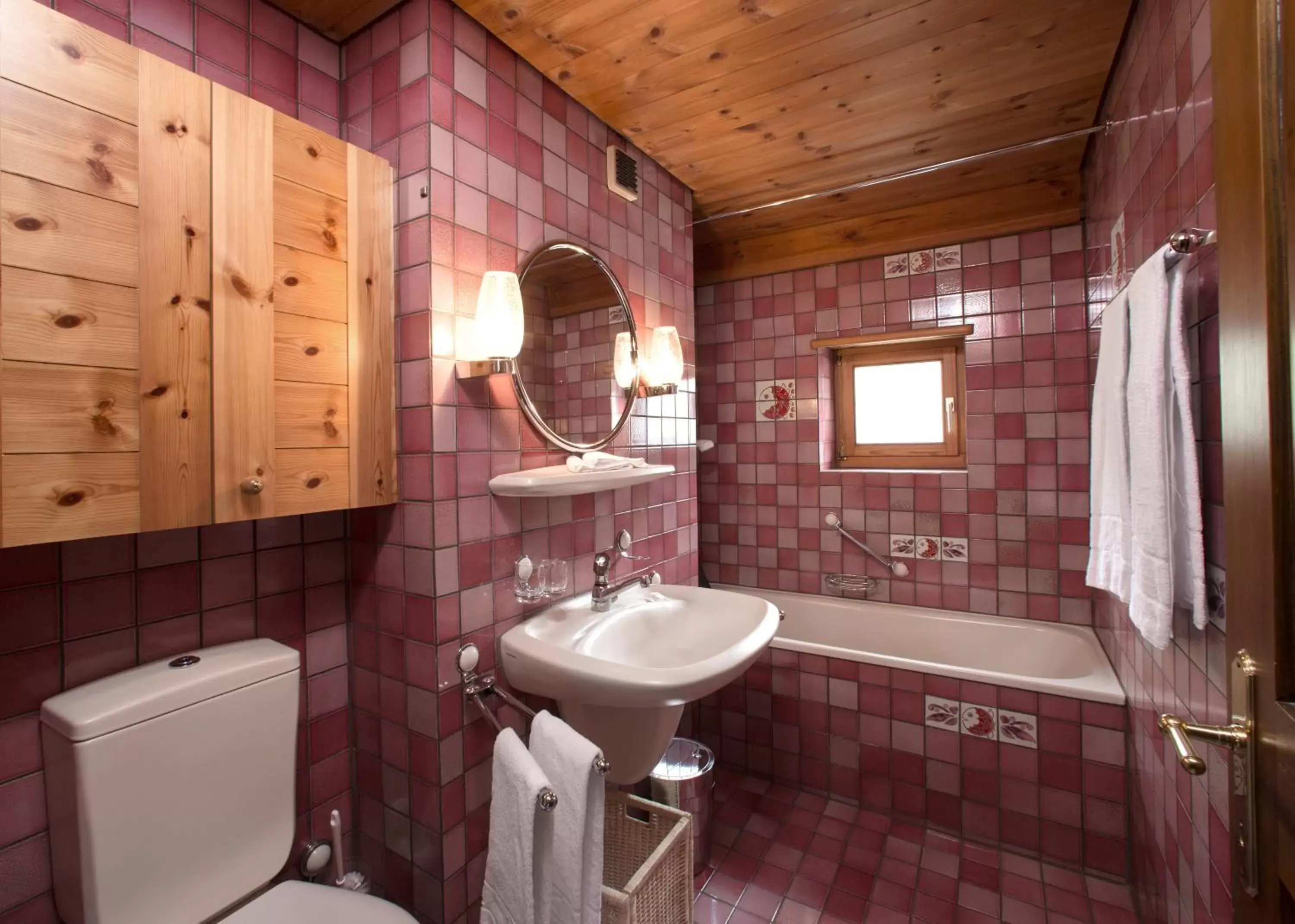 Bathroom in Arena Lodge