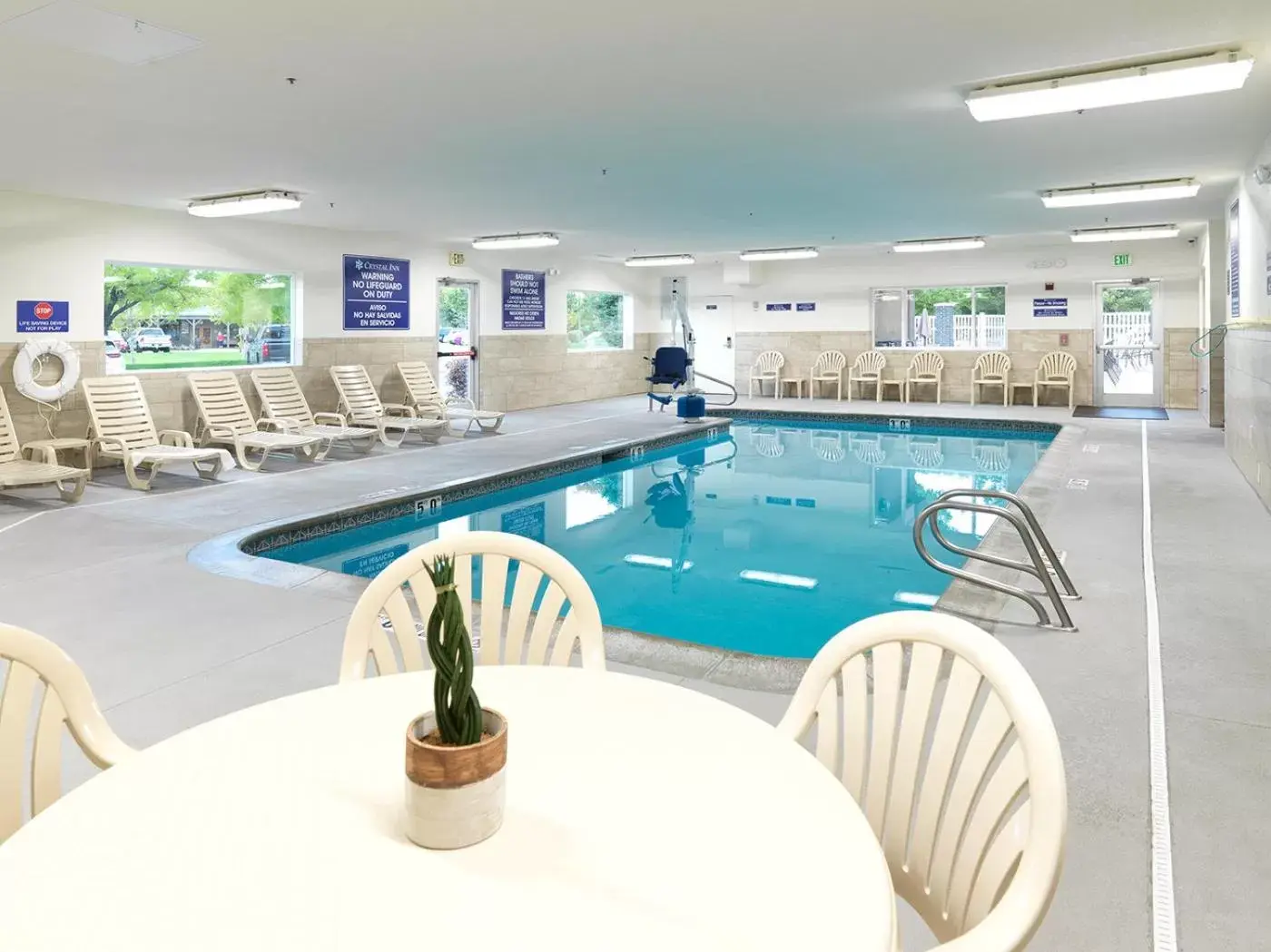 Swimming Pool in Crystal Inn Hotel & Suites - West Valley City