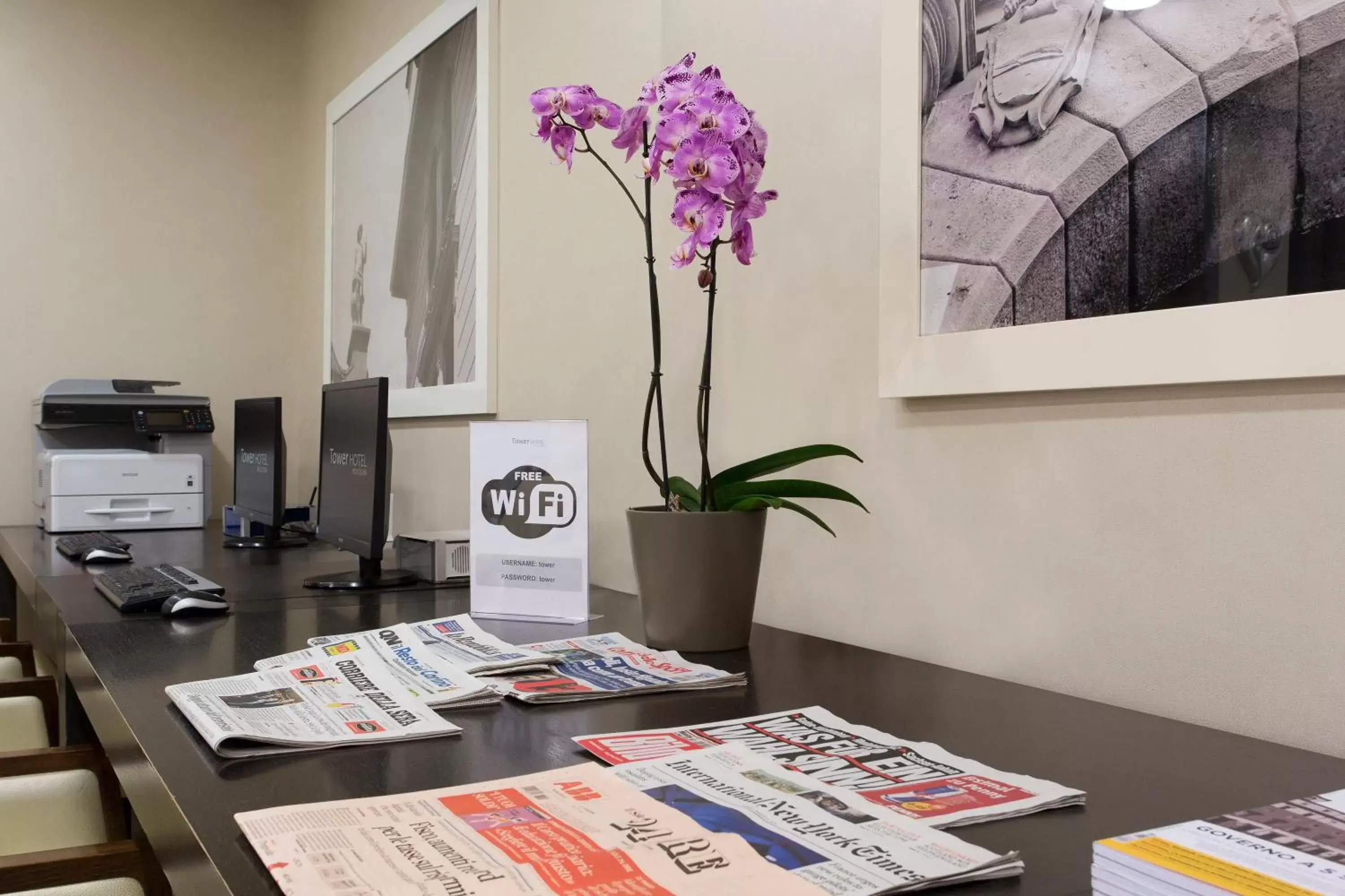 Lobby or reception in Best Western Plus Tower Hotel Bologna