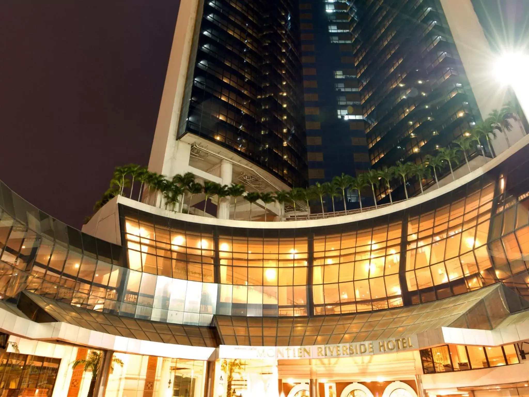 Facade/entrance, Property Building in Montien Riverside Hotel Bangkok