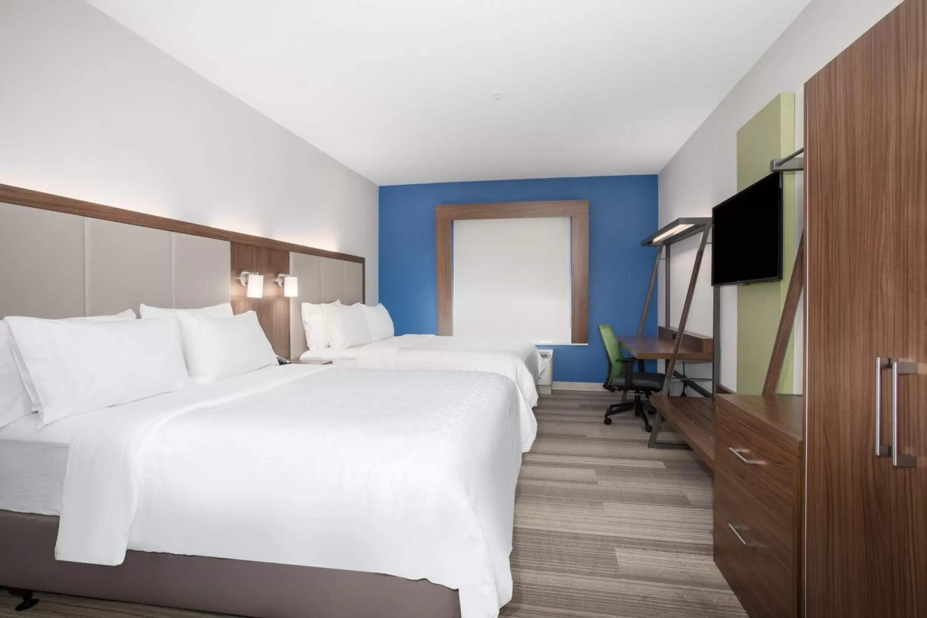 Bedroom, Bed in Holiday Inn Express Slidell, an IHG Hotel