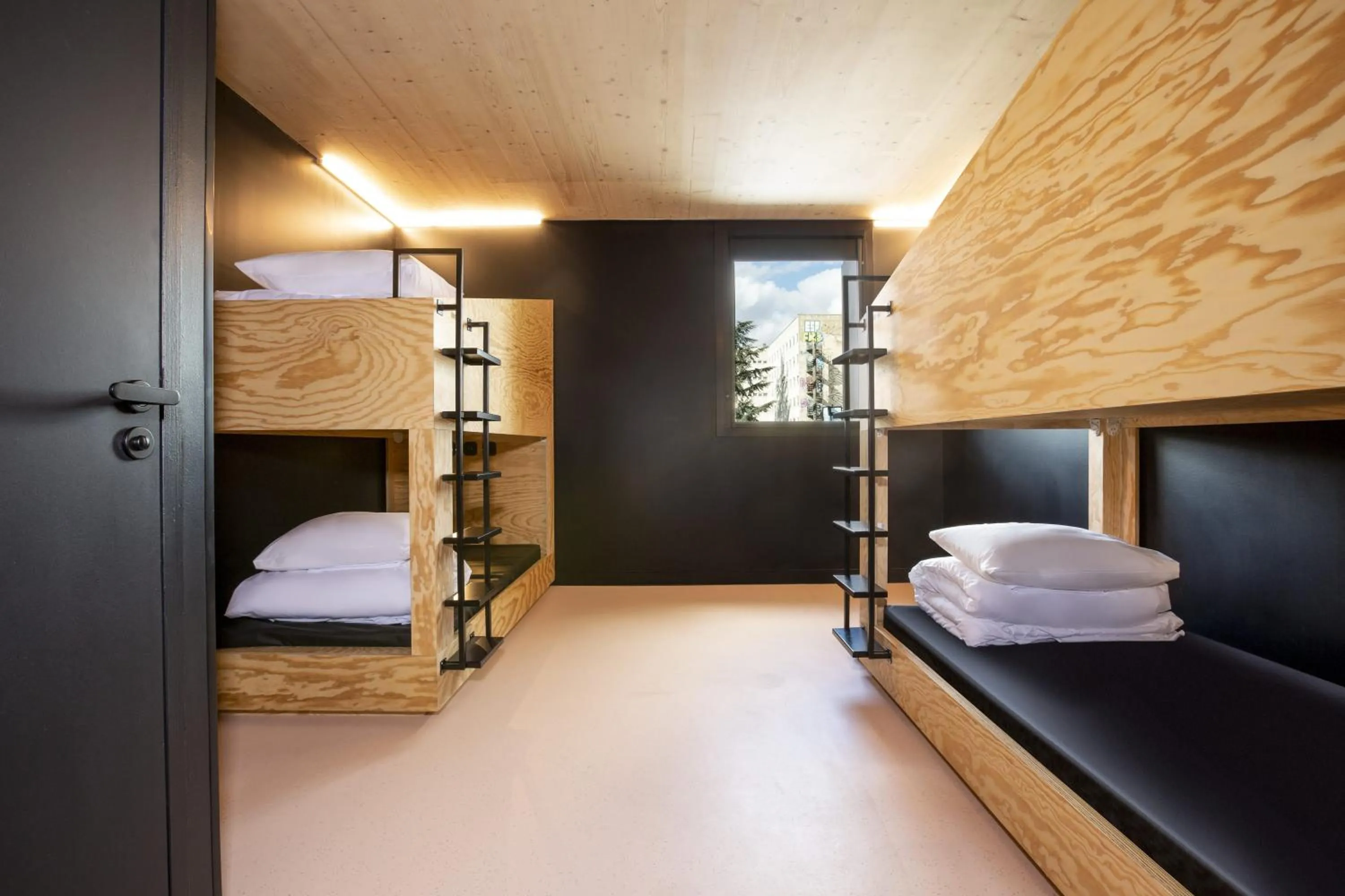 Bed in JO&JOE Paris Gentilly - Auberge de Jeunesse