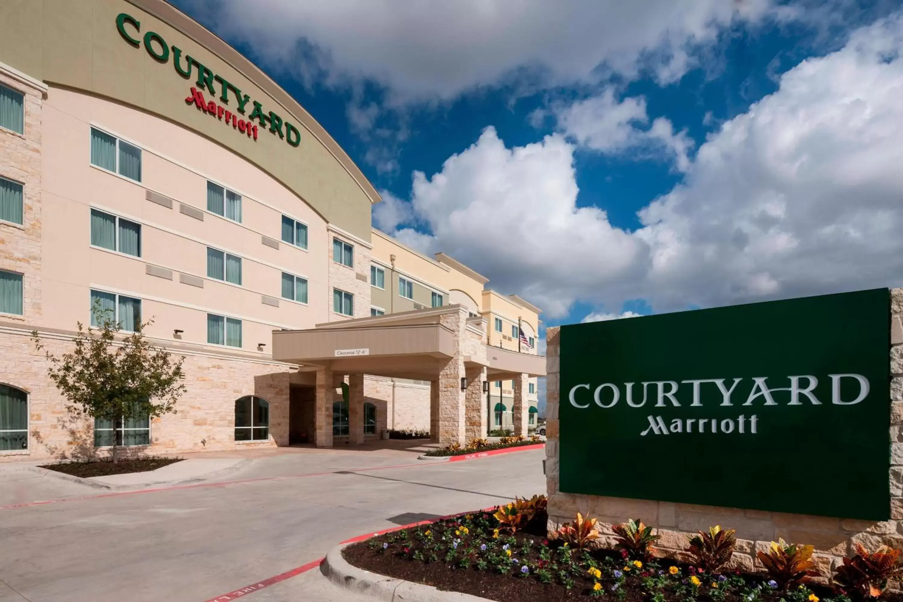 Property building, Property Logo/Sign in Courtyard by Marriott Dallas Plano/Richardson