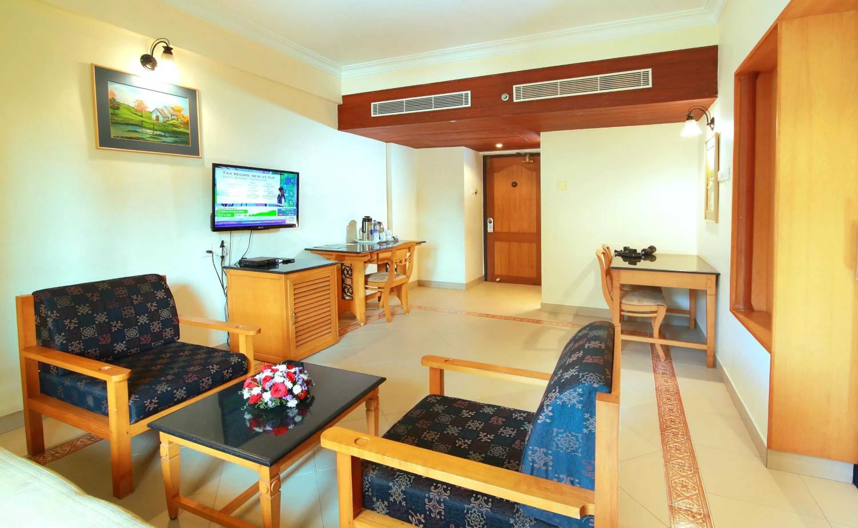 TV and multimedia in Royal Omars