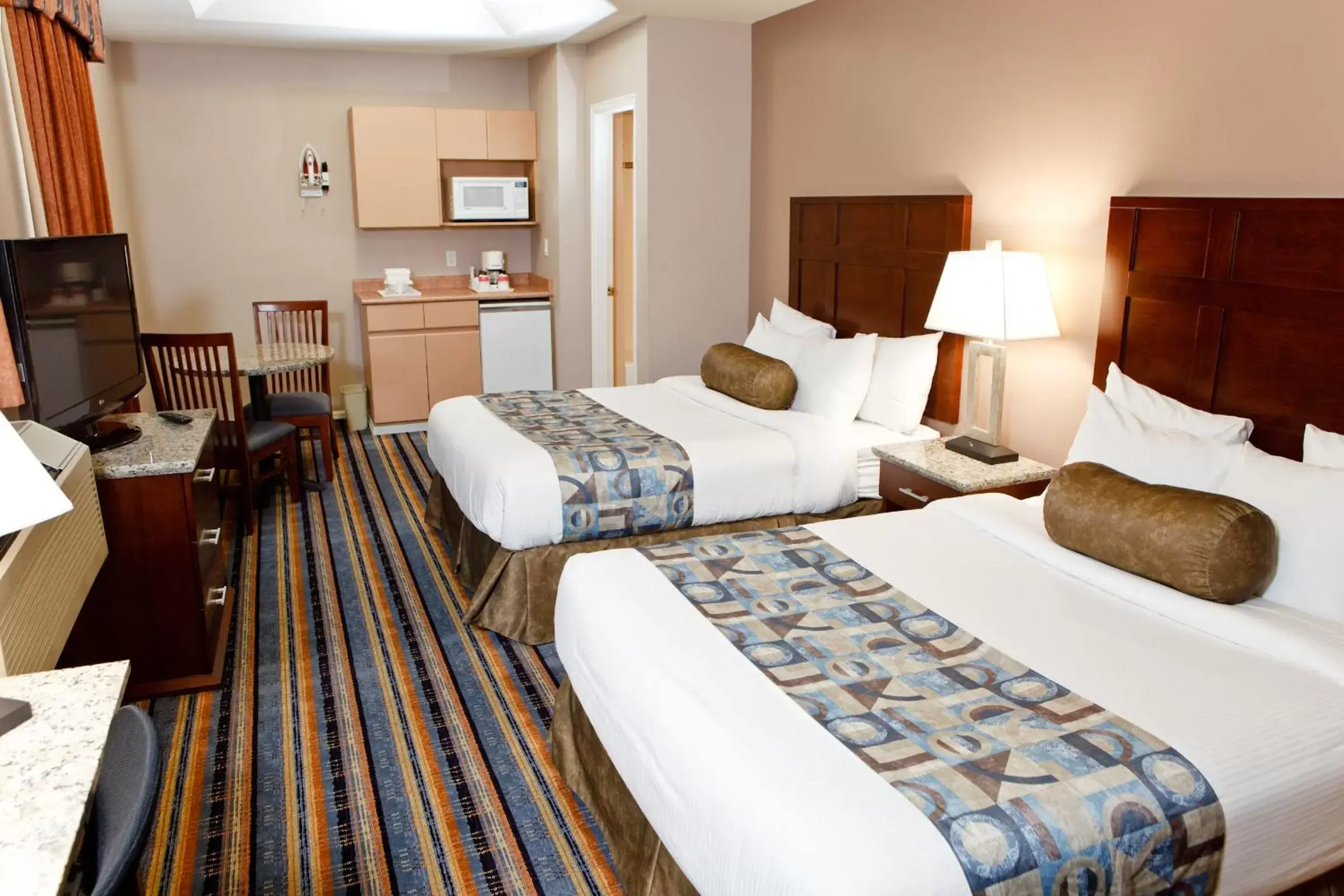 Photo of the whole room, Bed in Quality Inn & Suites