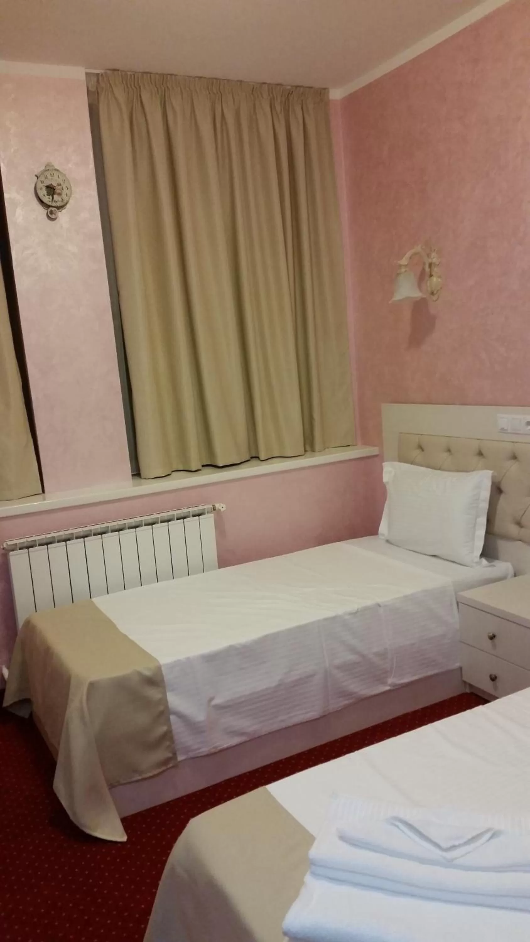 Photo of the whole room in Hamlet Hotel