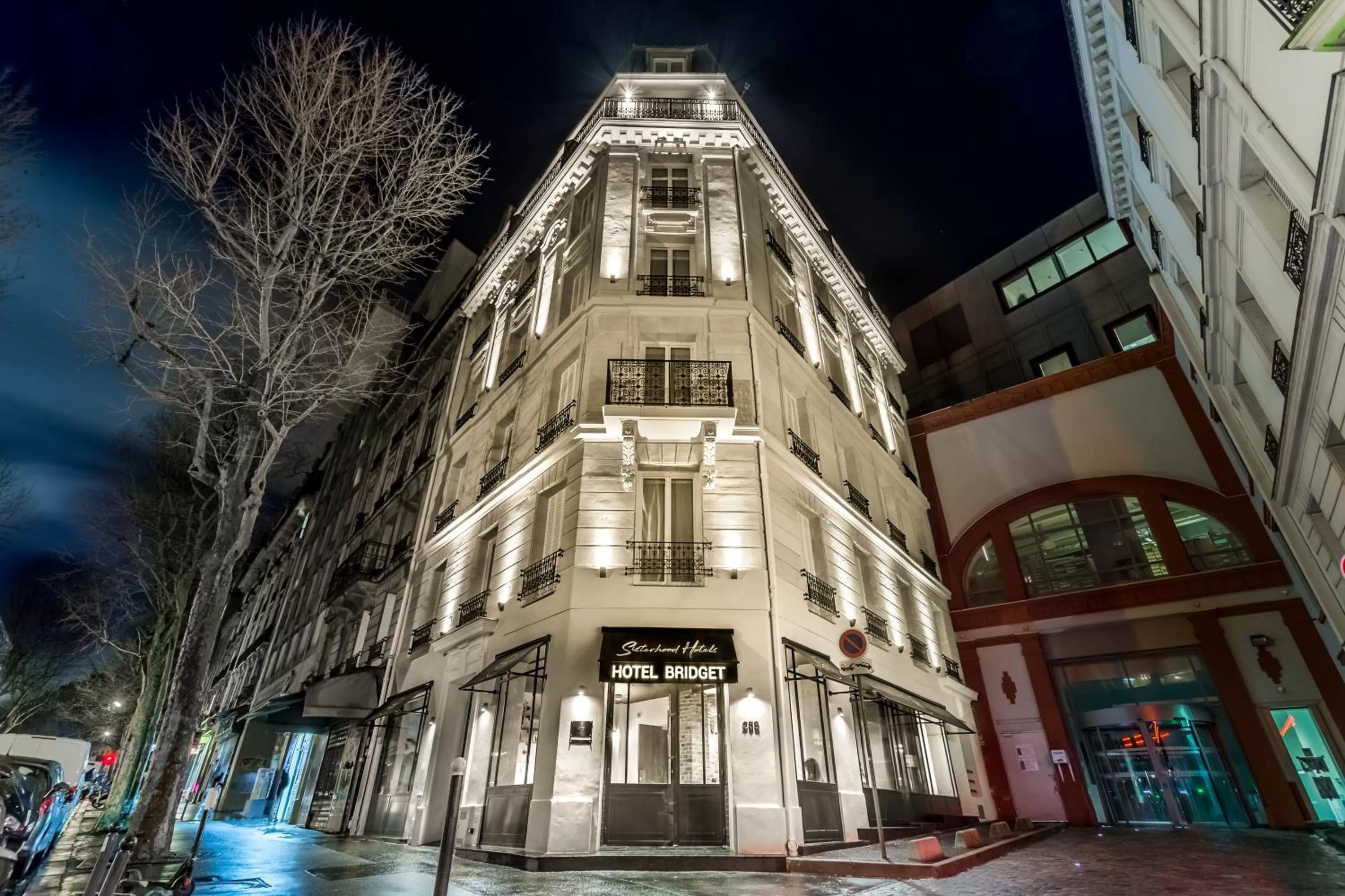 Property building in Hotel Bridget