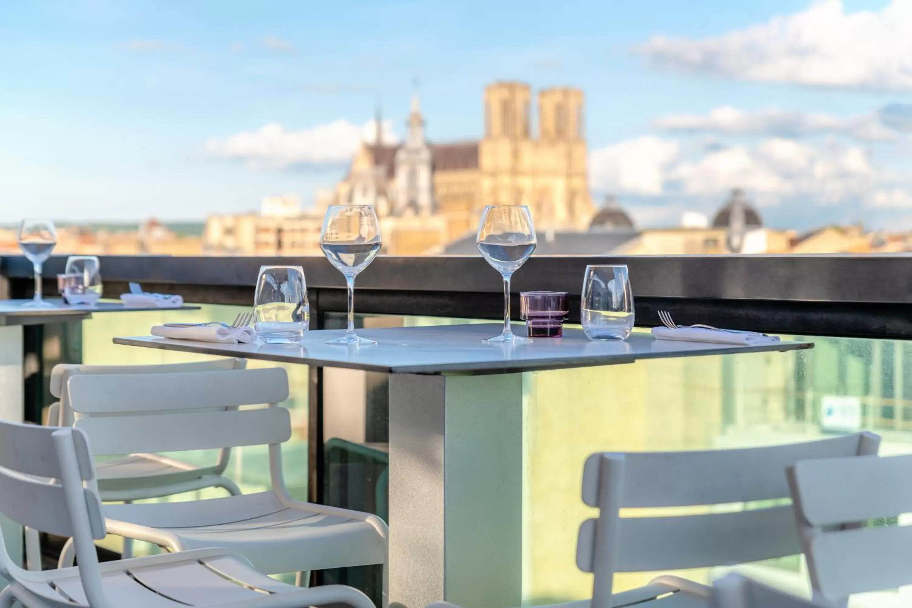 Patio in Holiday Inn Reims Centre, an IHG Hotel