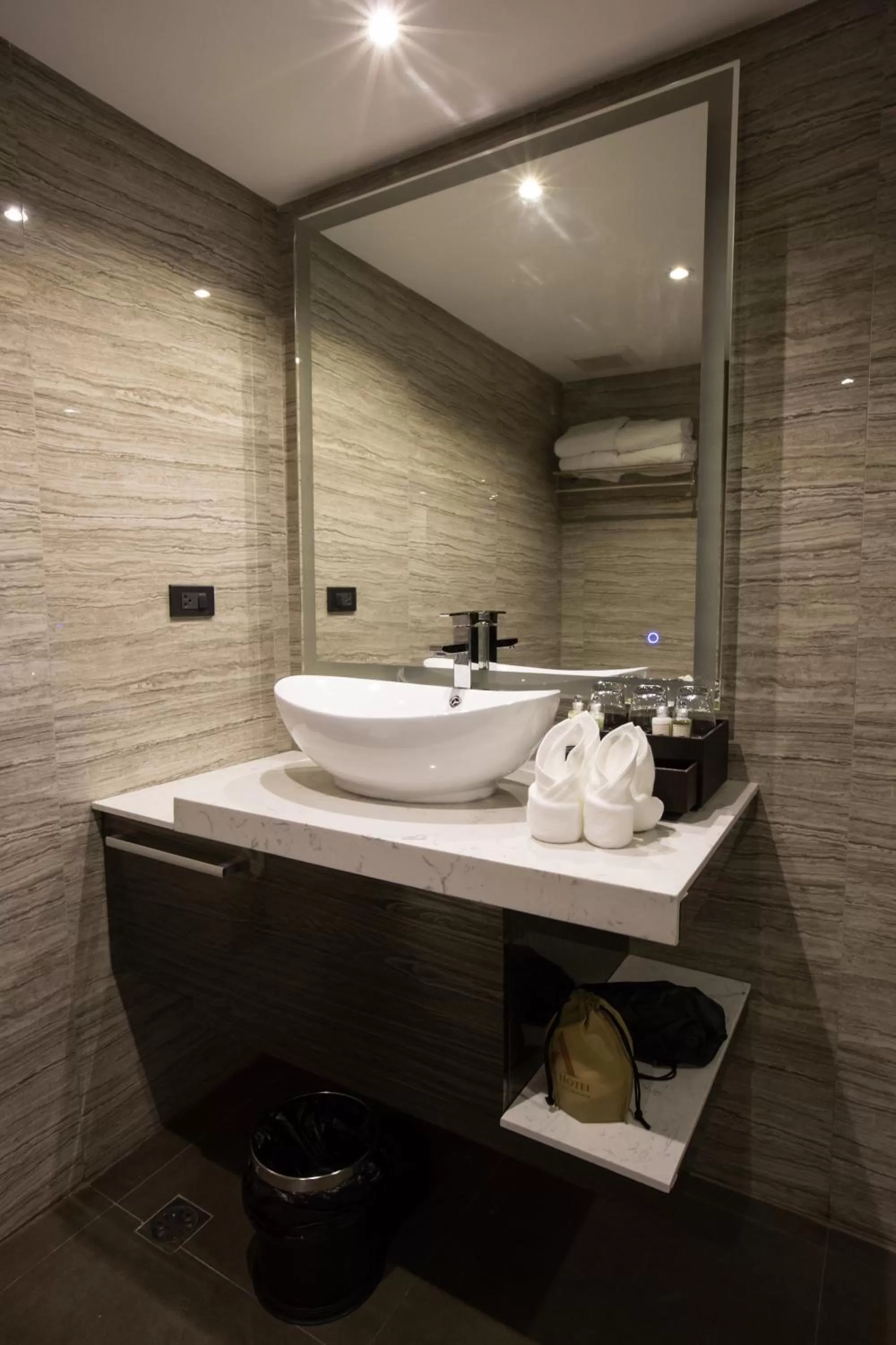 Bathroom in Arte Hotel - SHA Extra Plus