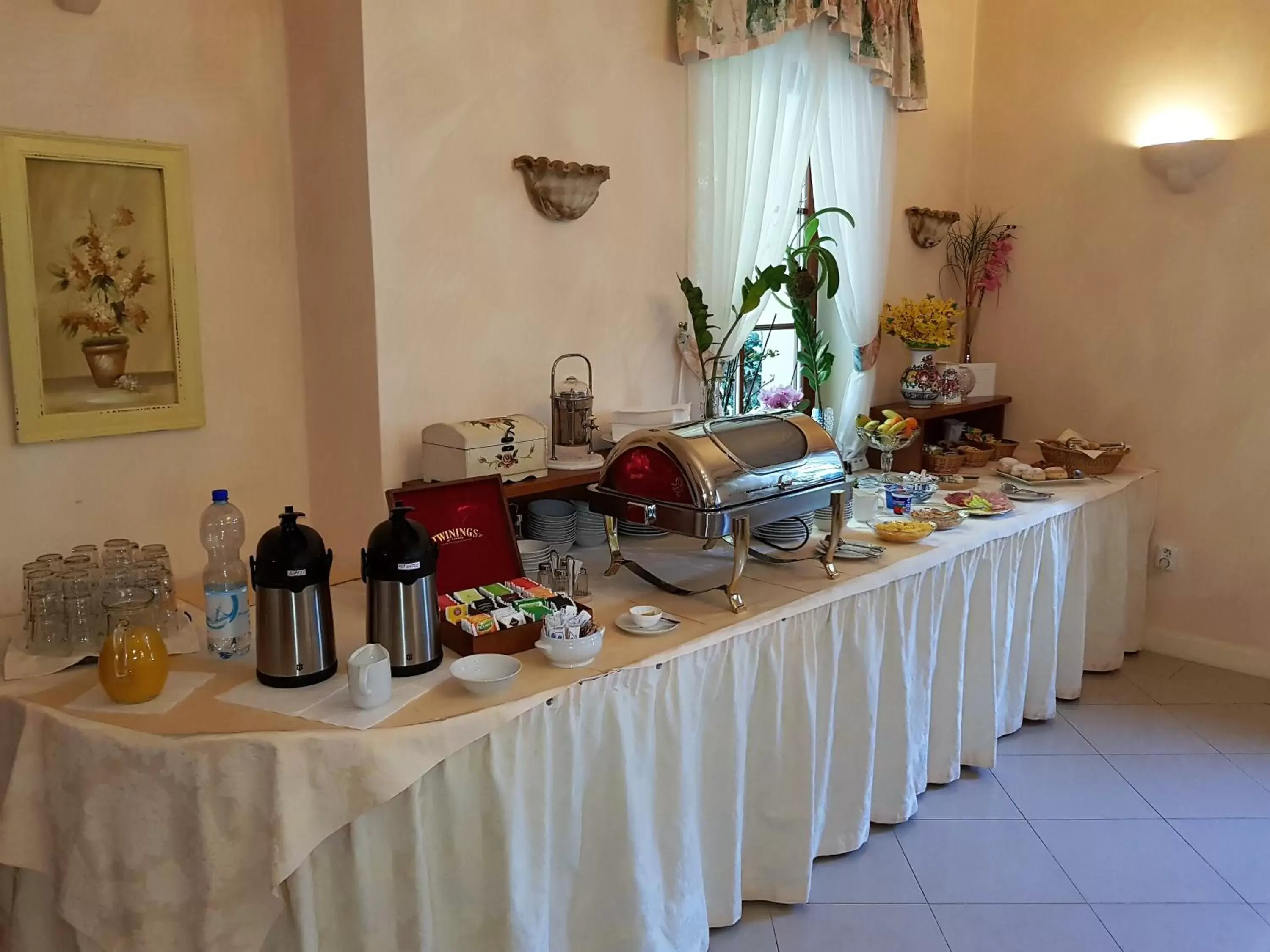 Buffet breakfast, Food in Hotel Nosal