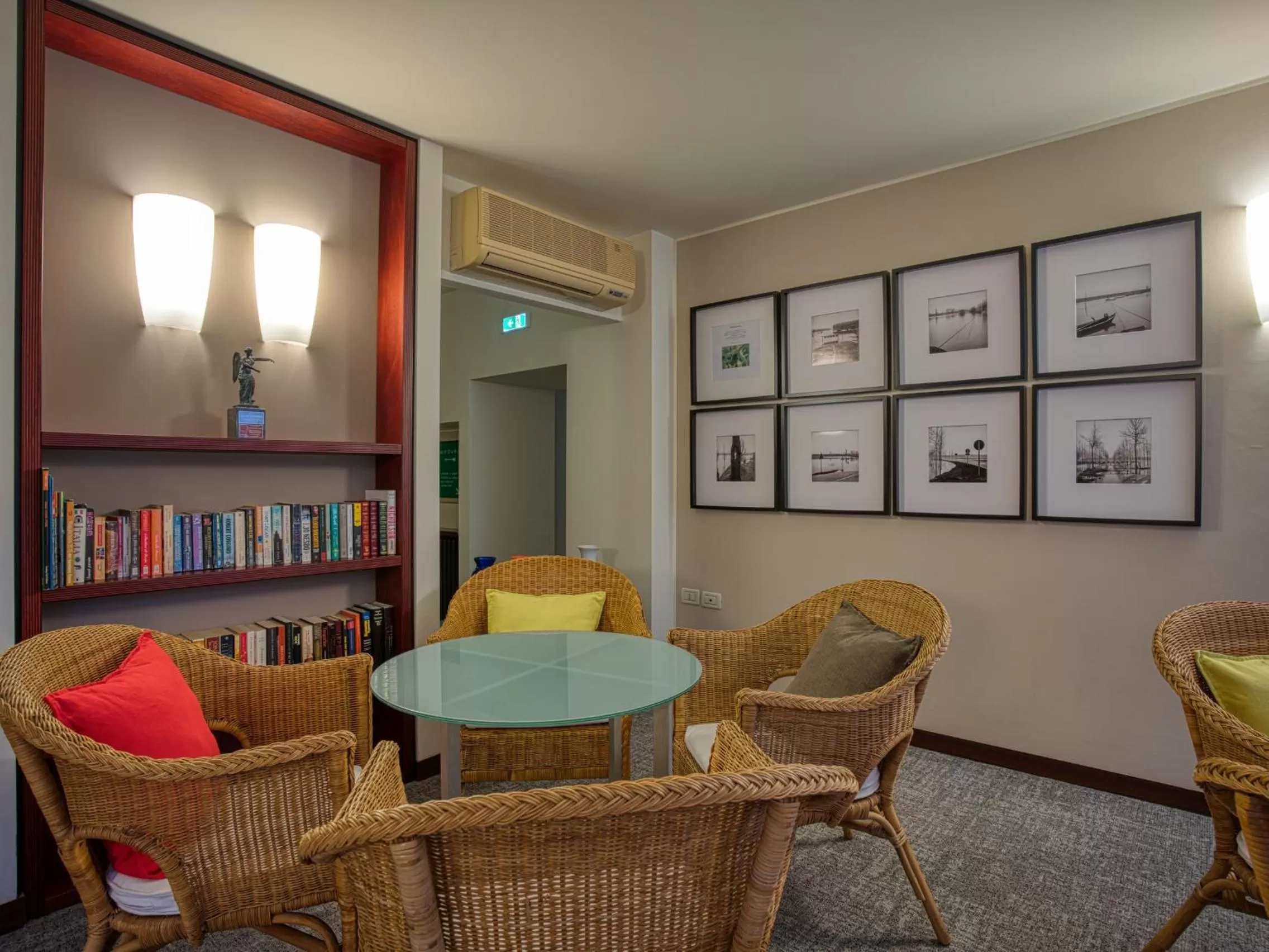 Seating area in Hotel Piroscafo