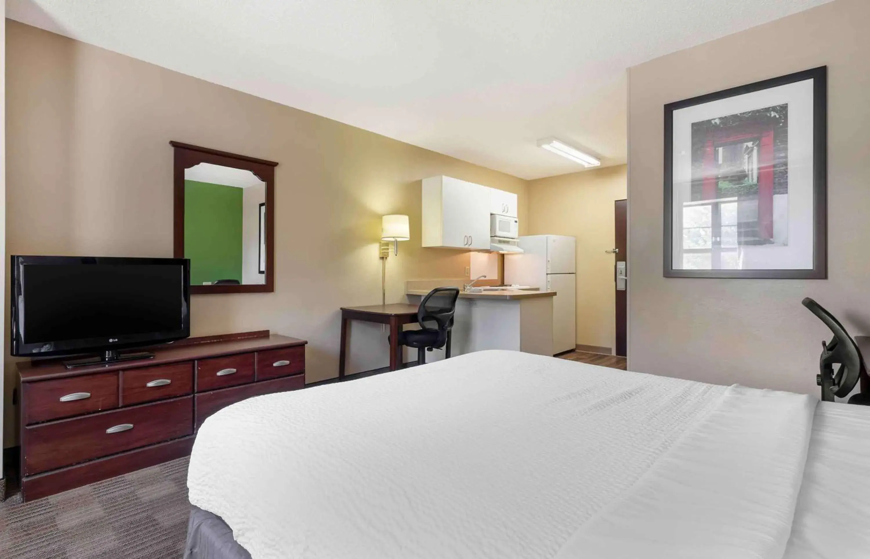 Bedroom, Bed in Extended Stay America Select Suites - Fayetteville - Springdale