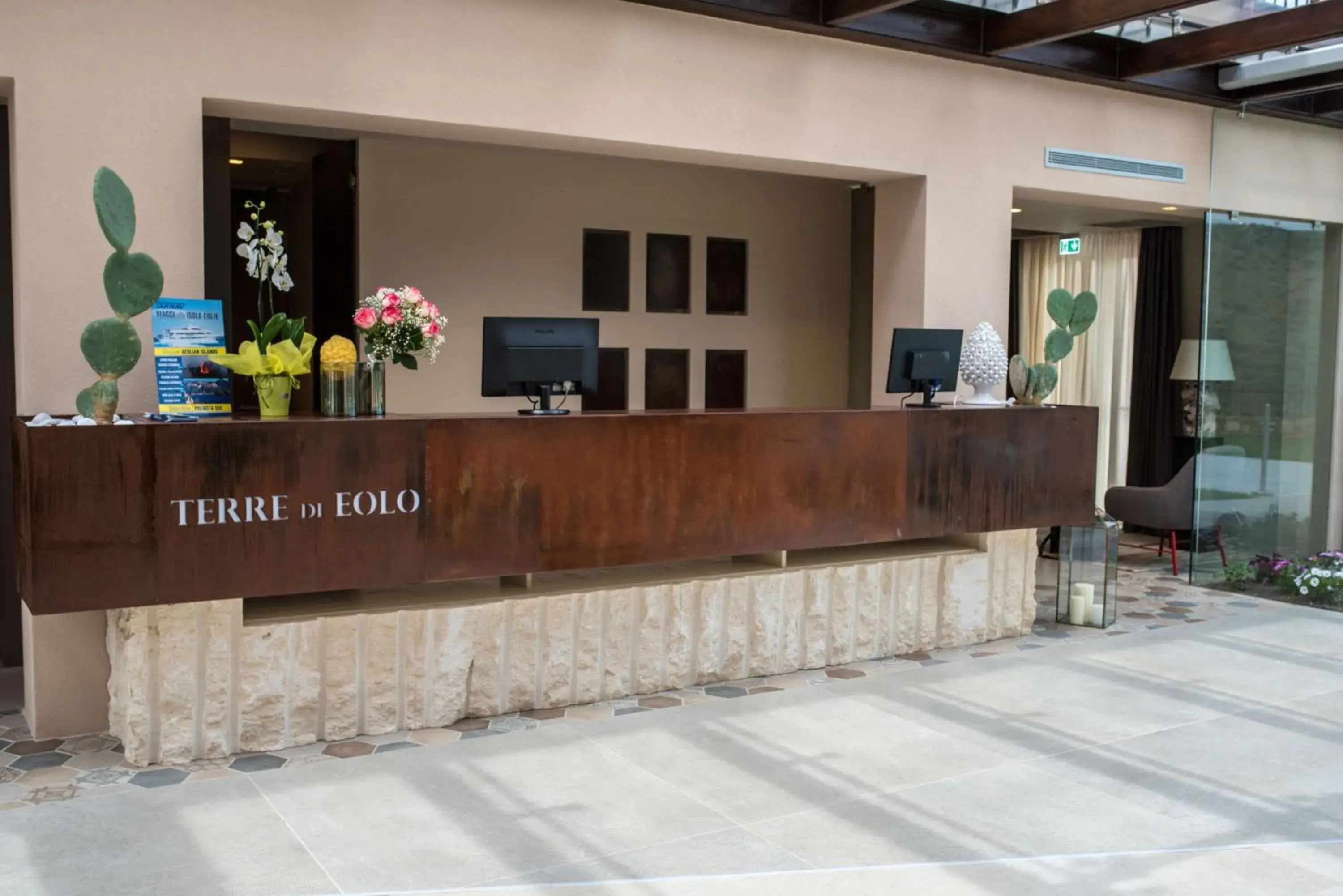 Lobby or reception in Best Western Plus Hotel Terre di Eolo Lobby or reception in Best Western Plus Hotel Terre di Eolo