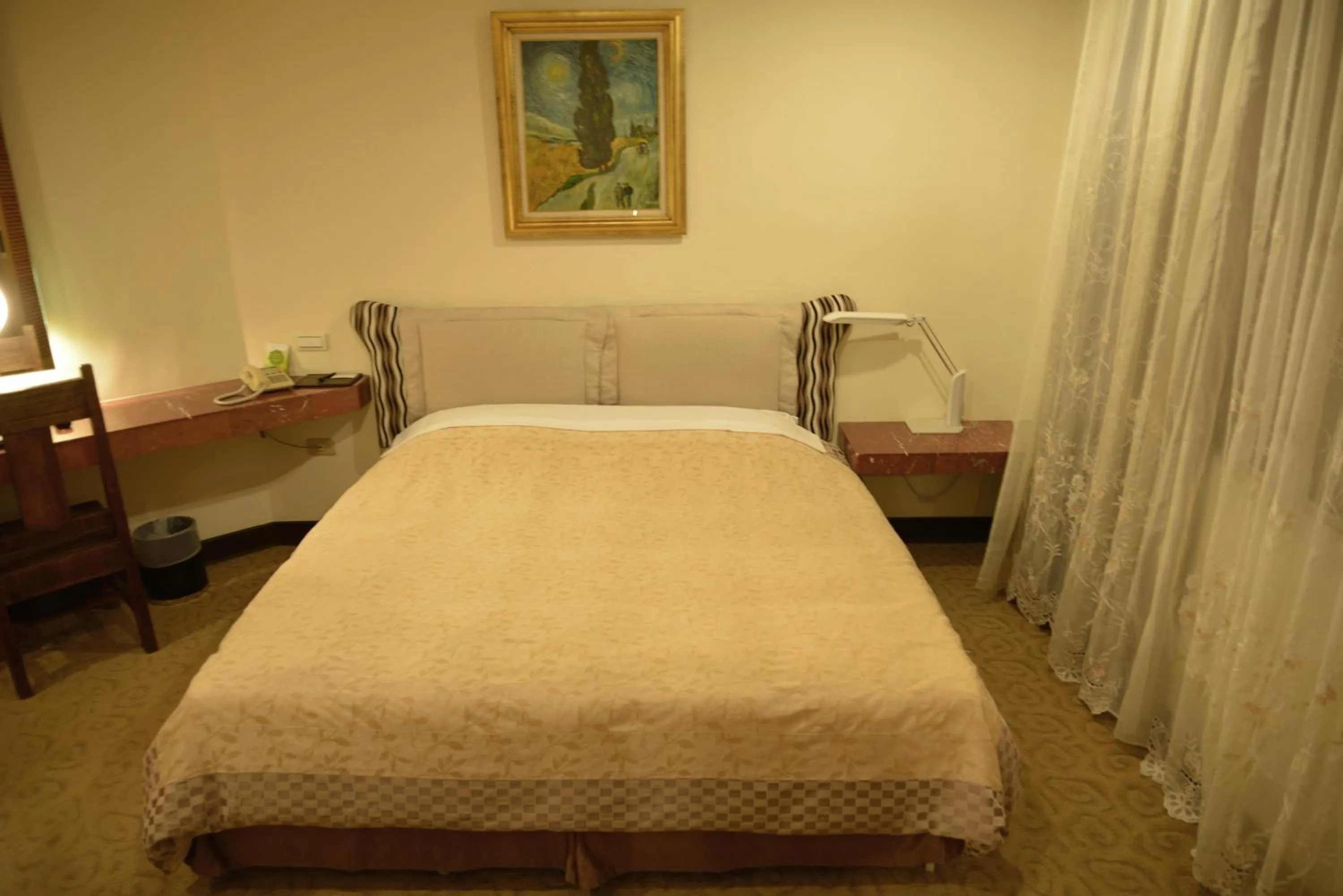 Double Room in Kingship Hotel Kaohsiung Inter Continental