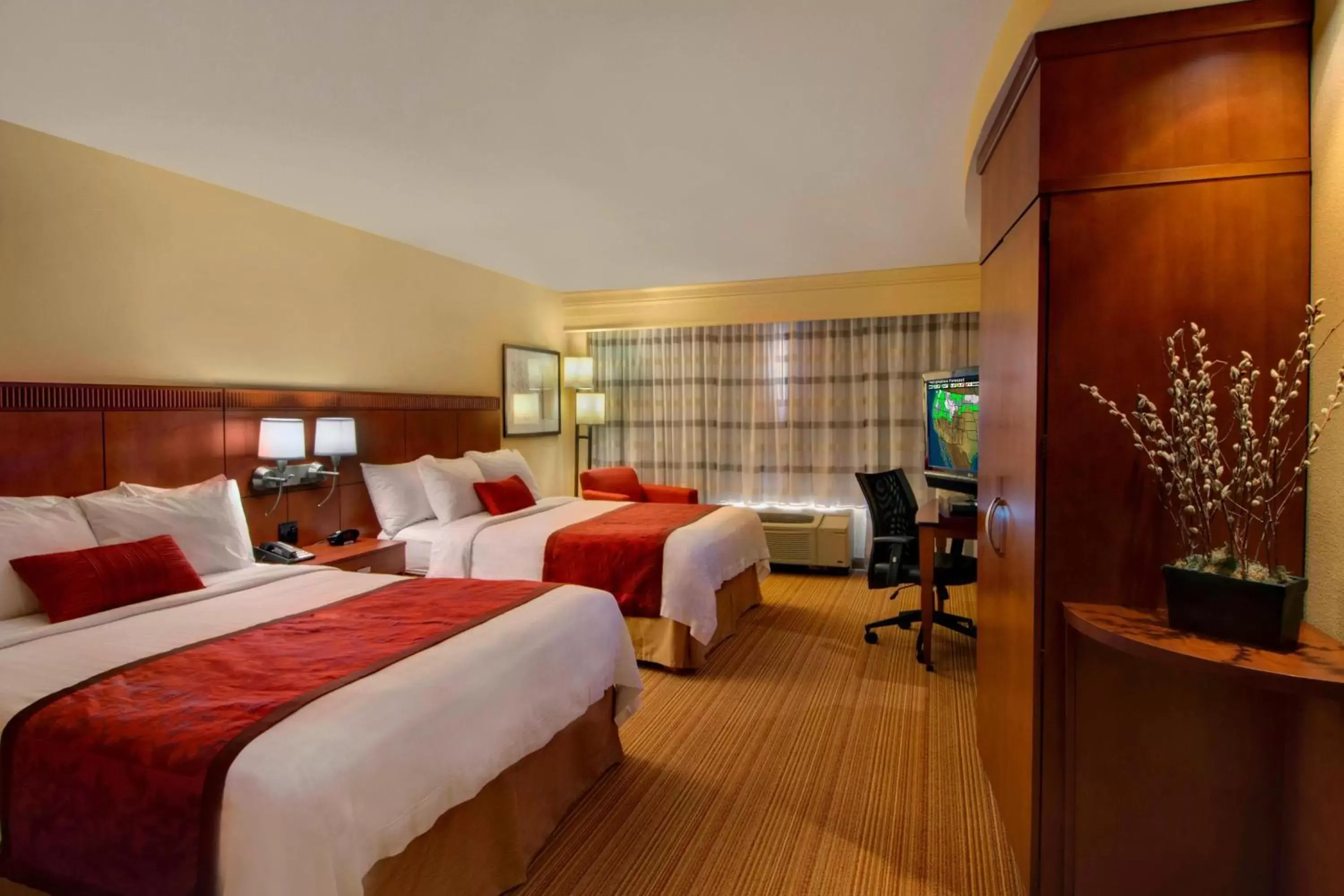 Queen Room with Two Queen Beds in Courtyard by Marriott Madison East