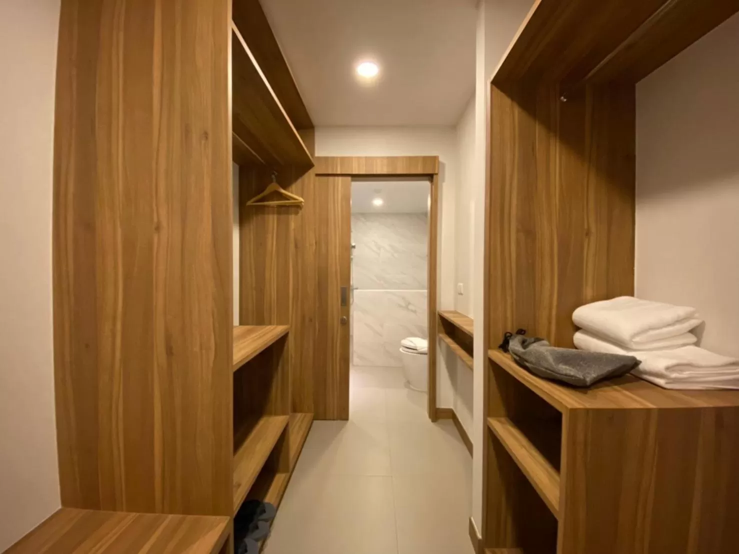 Property building, Bed in Canalis Suvarnabhumi Airport Hotel