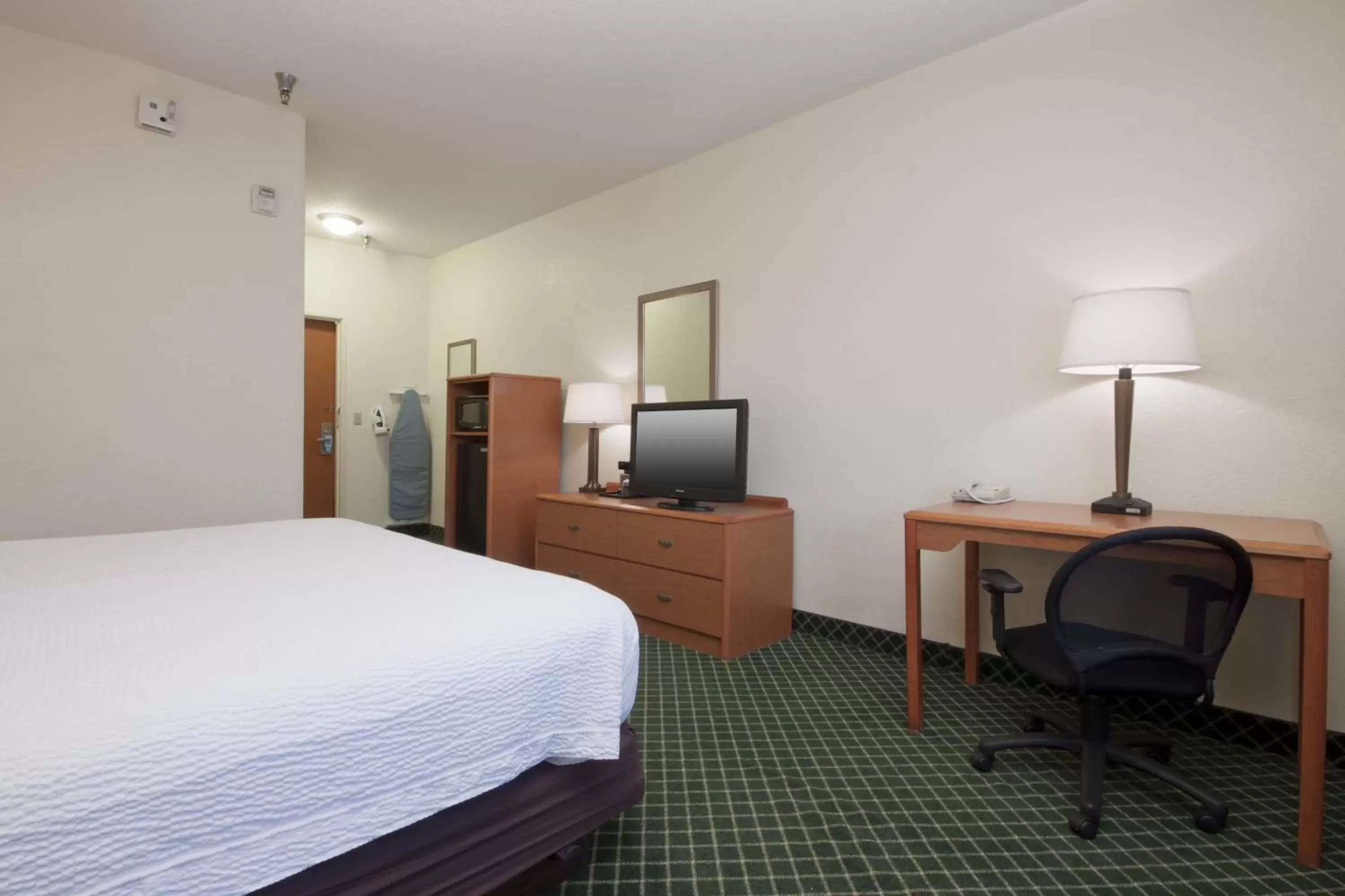 Bed in Wingate by Wyndham Sioux City