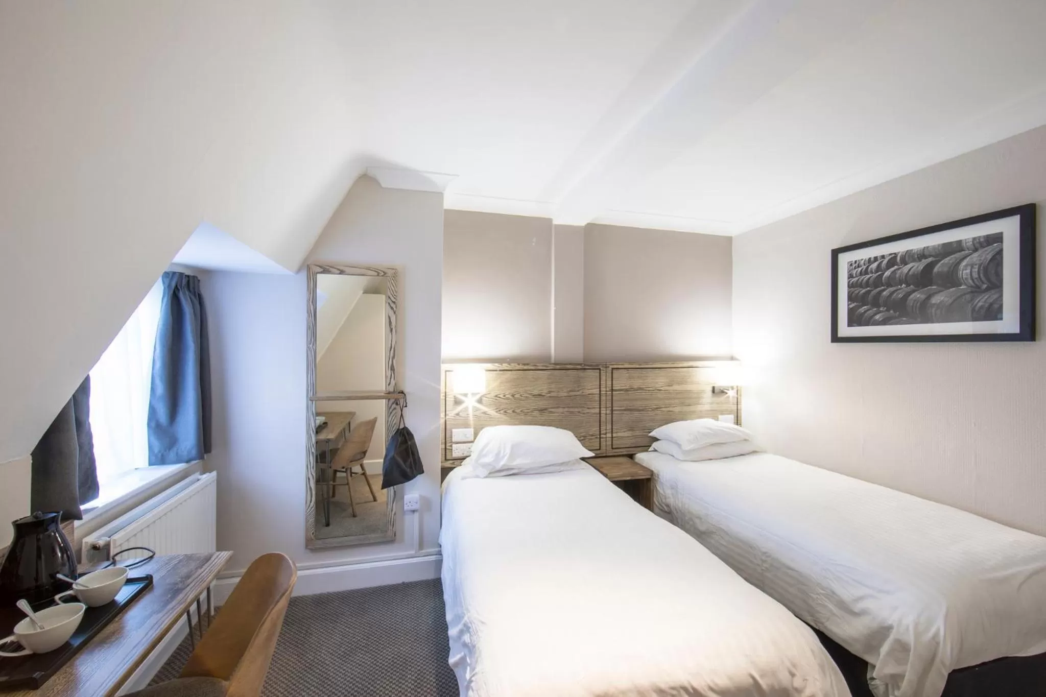 Photo of the whole room, Bed in Half Moon, Sherborne by Marston's Inns