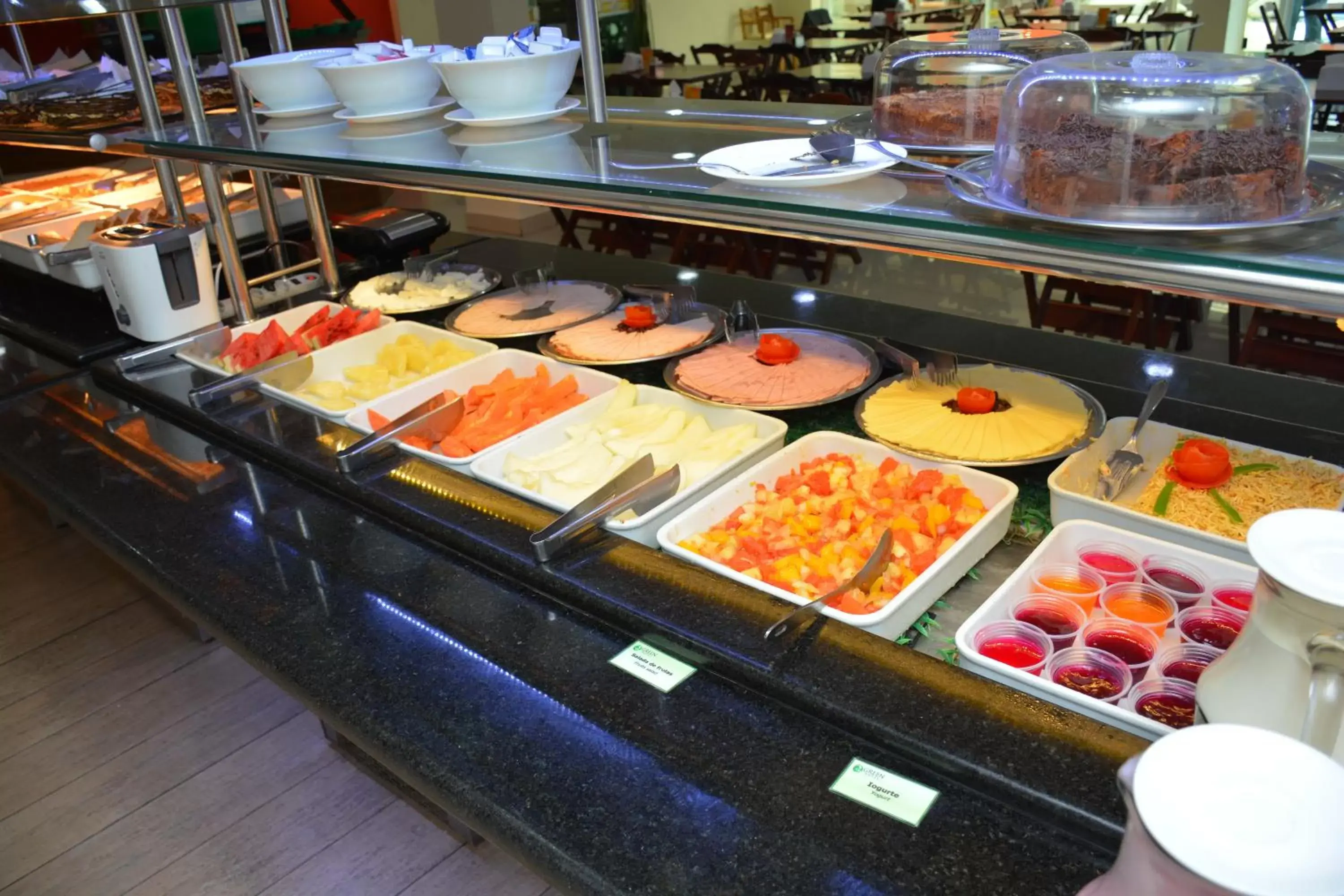 Buffet breakfast in Green Hotéis