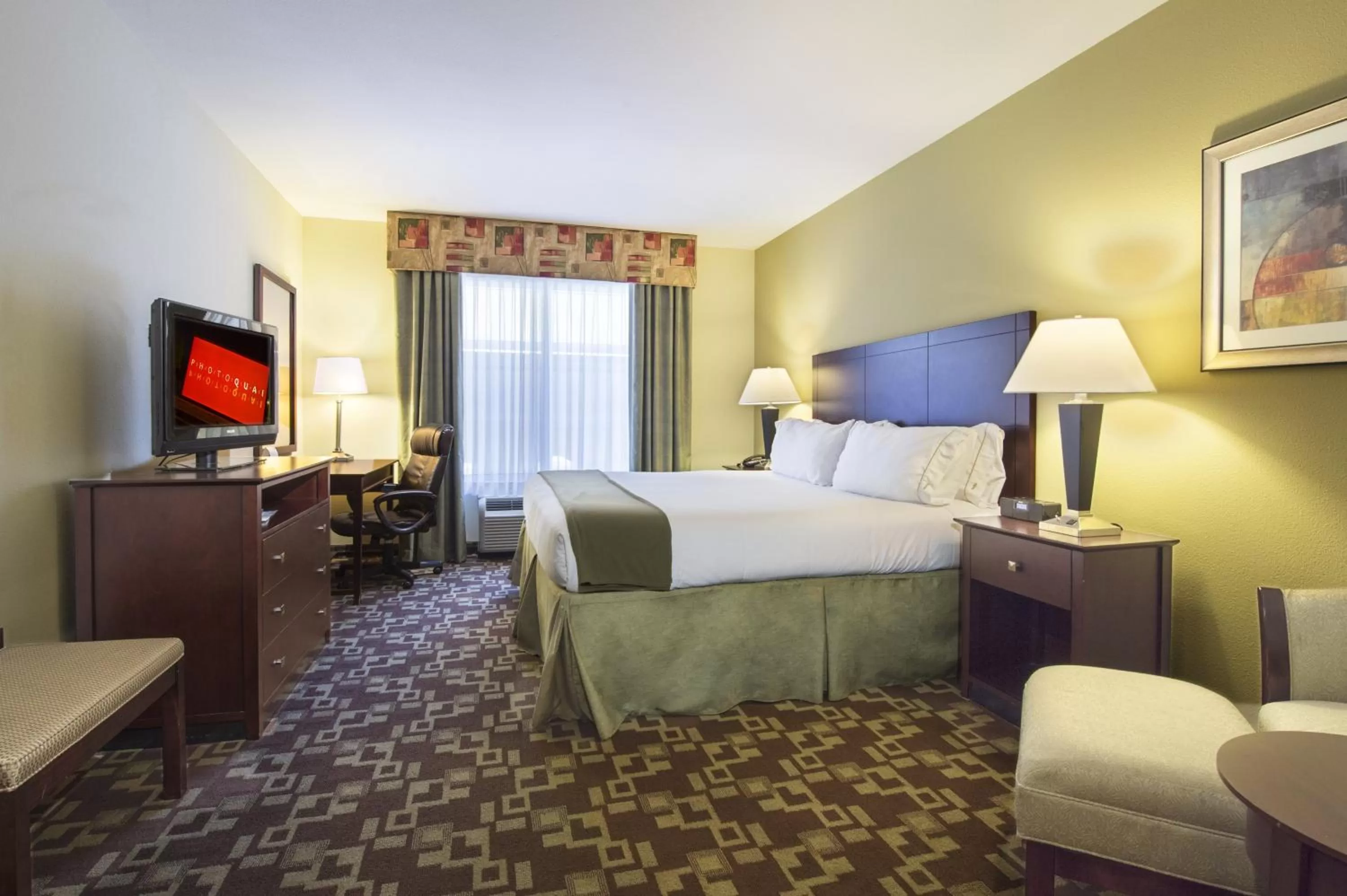 Photo of the whole room, Bed in Holiday Inn Express Hotel & Suites Port St. Lucie West by IHG