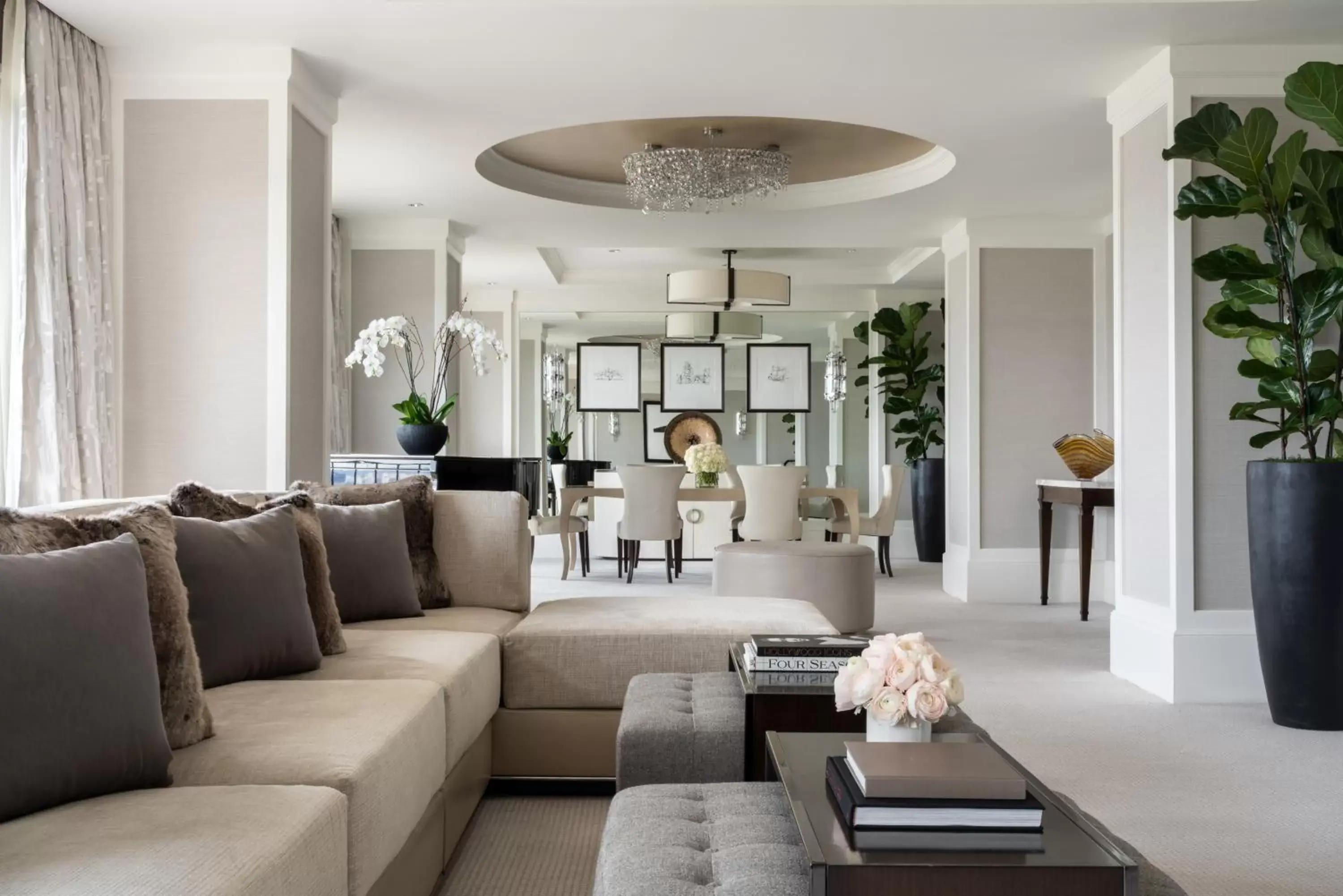 Living room, Seating Area in Four Seasons Hotel Los Angeles at Beverly Hills