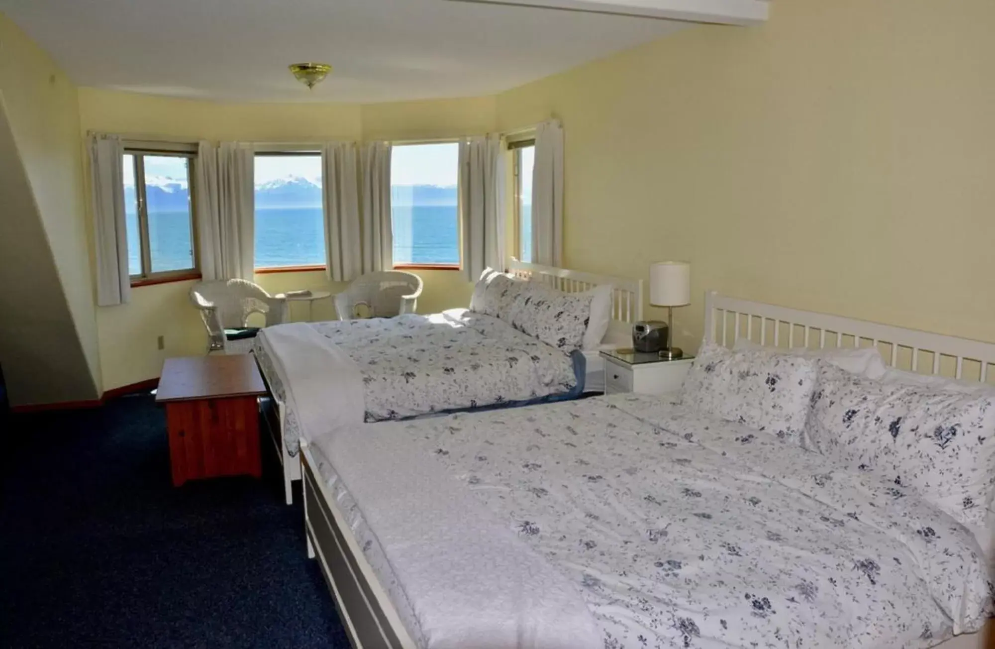 Seaside Lodge- Room #26 - 2 king beds (upstairs) in Driftwood Inn Seaside Lodge- Room #26 - 2 king beds (upstairs) in Driftwood Inn