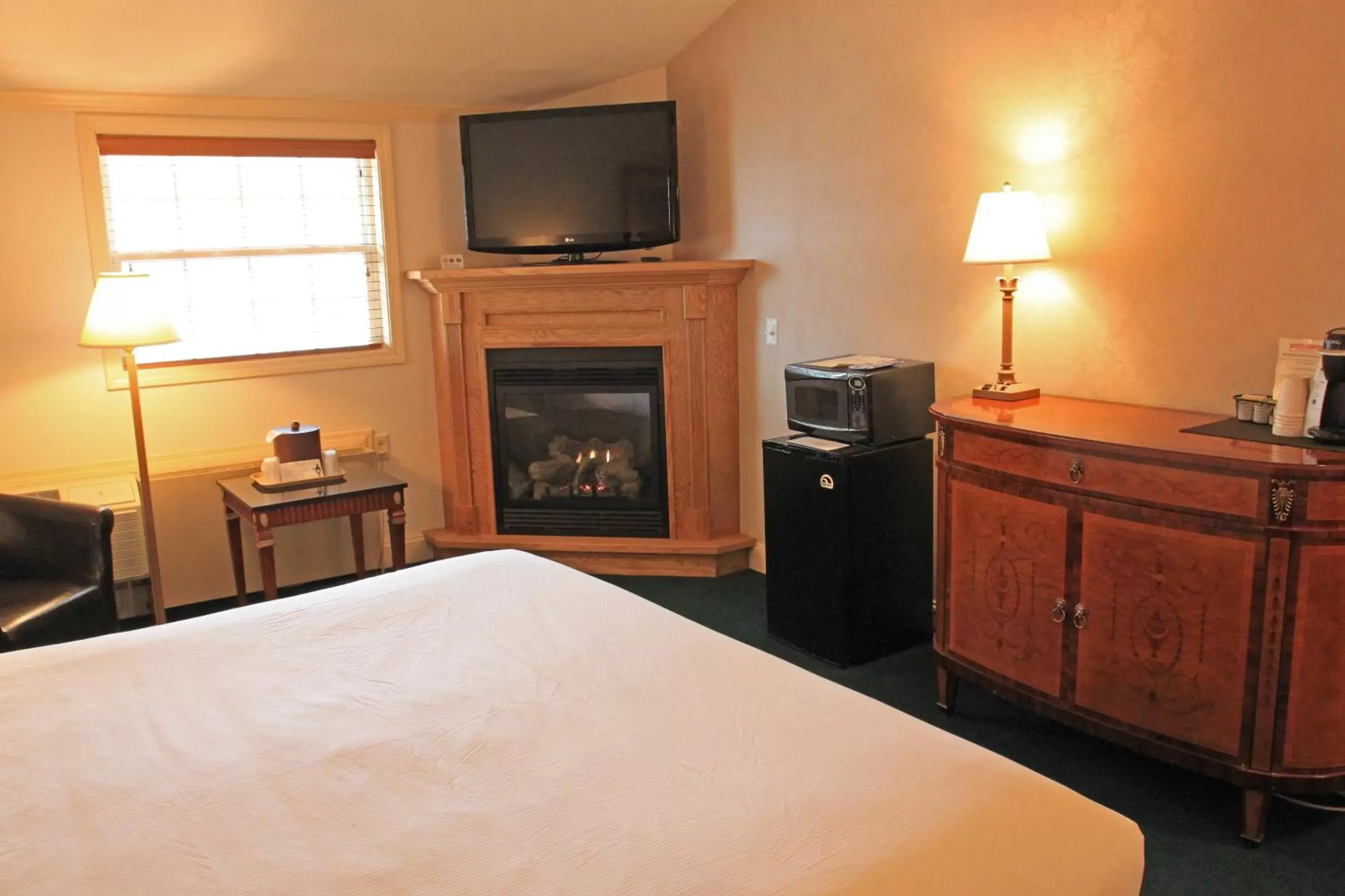 Other, TV/Entertainment Center in Fireside Inn & Suites Waterville