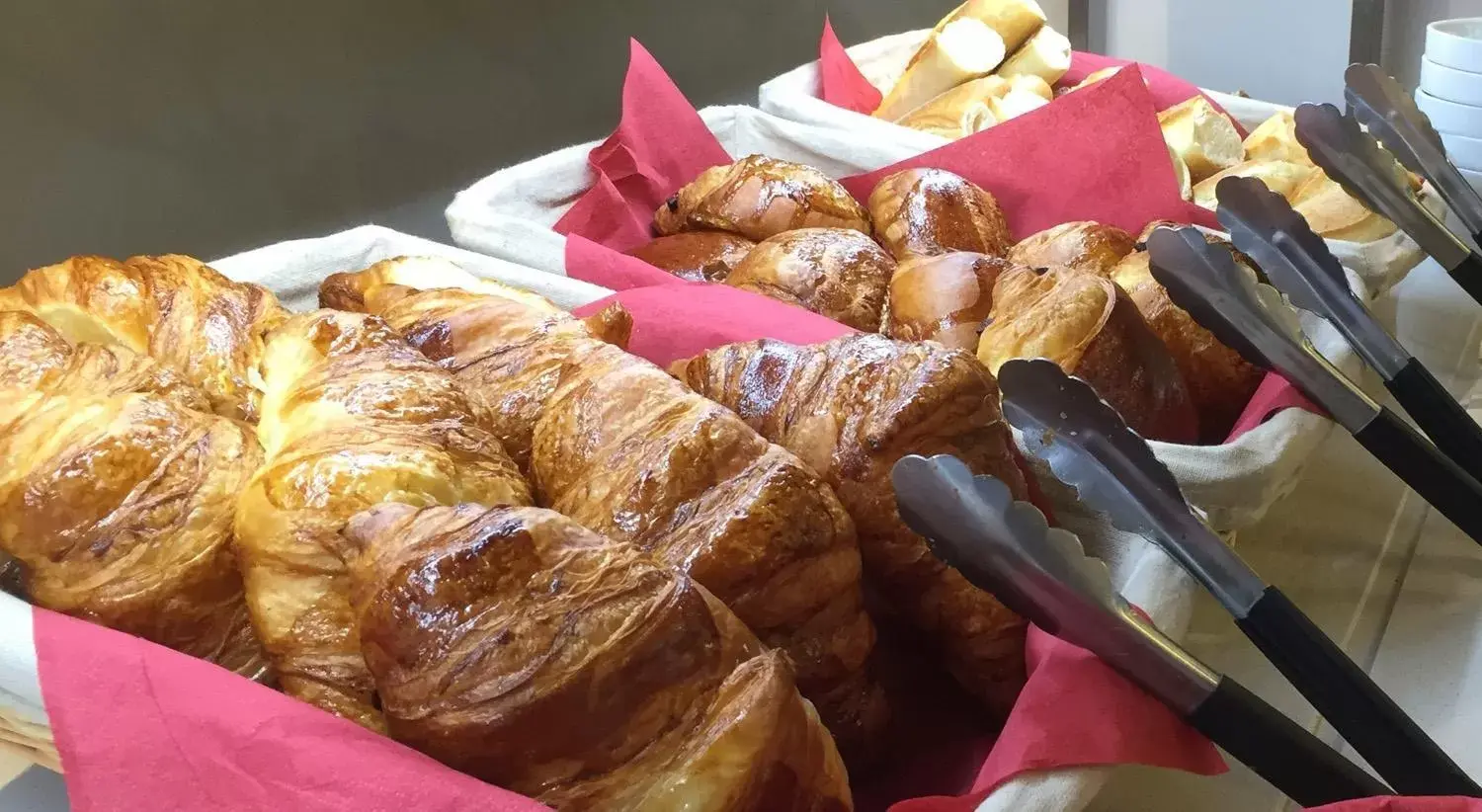 Breakfast in Brit Hotel Brive La Gaillarde - Restaurant La Limousine