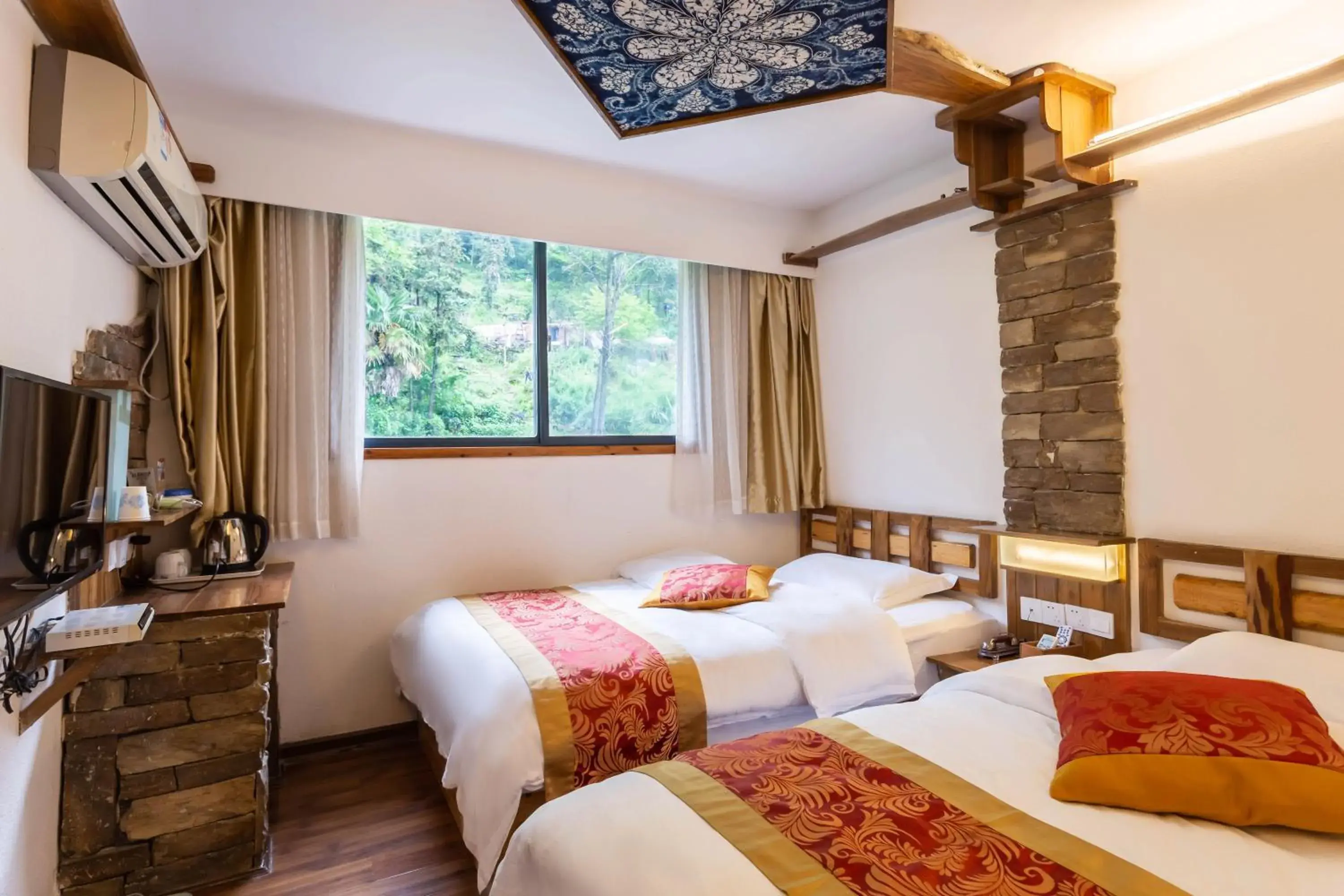 Bed in Zhangjiajie Destination Youth Hostel