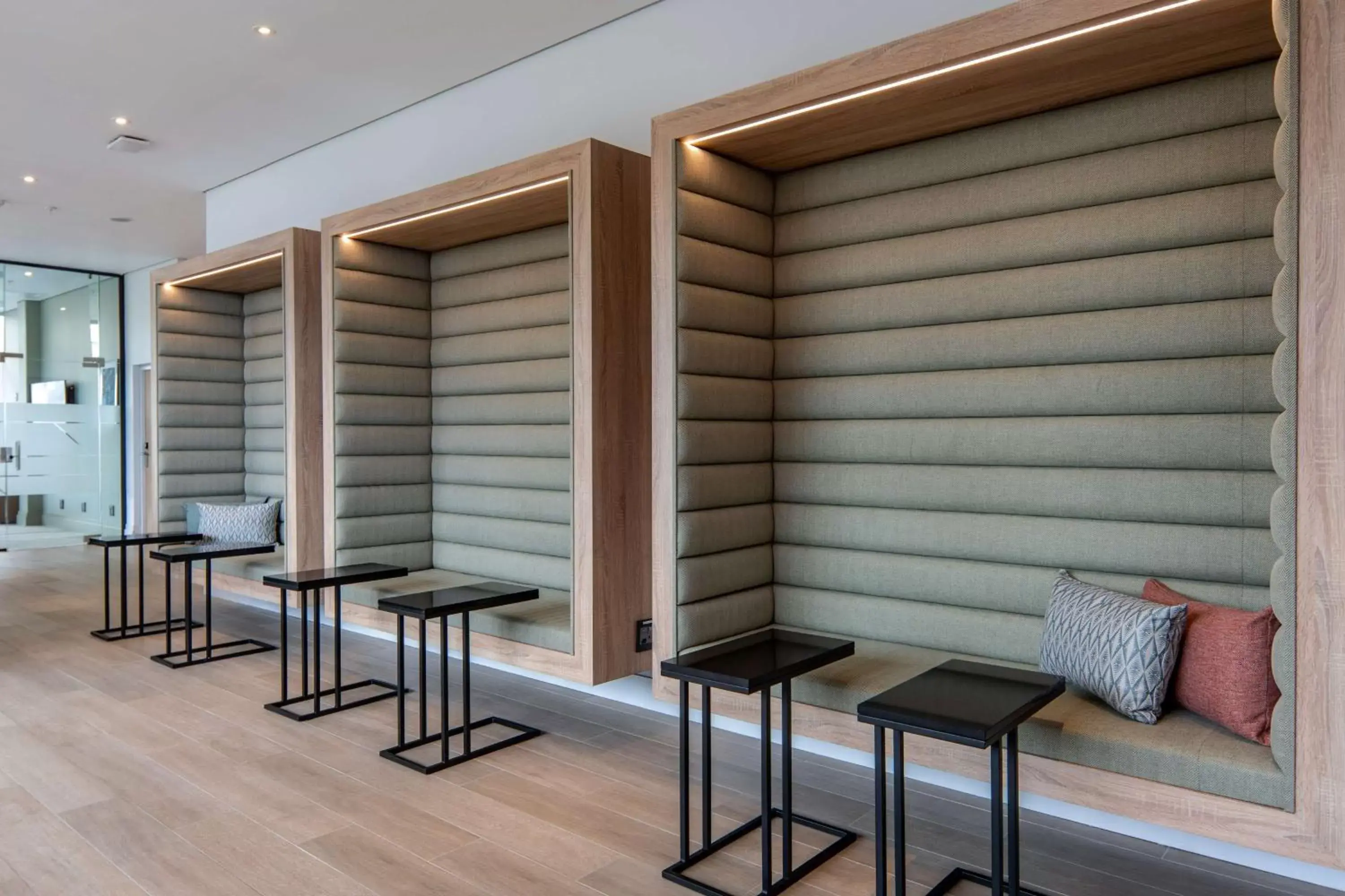 Meeting/conference room, Seating Area in Hilton Garden Inn Umhlanga Arch