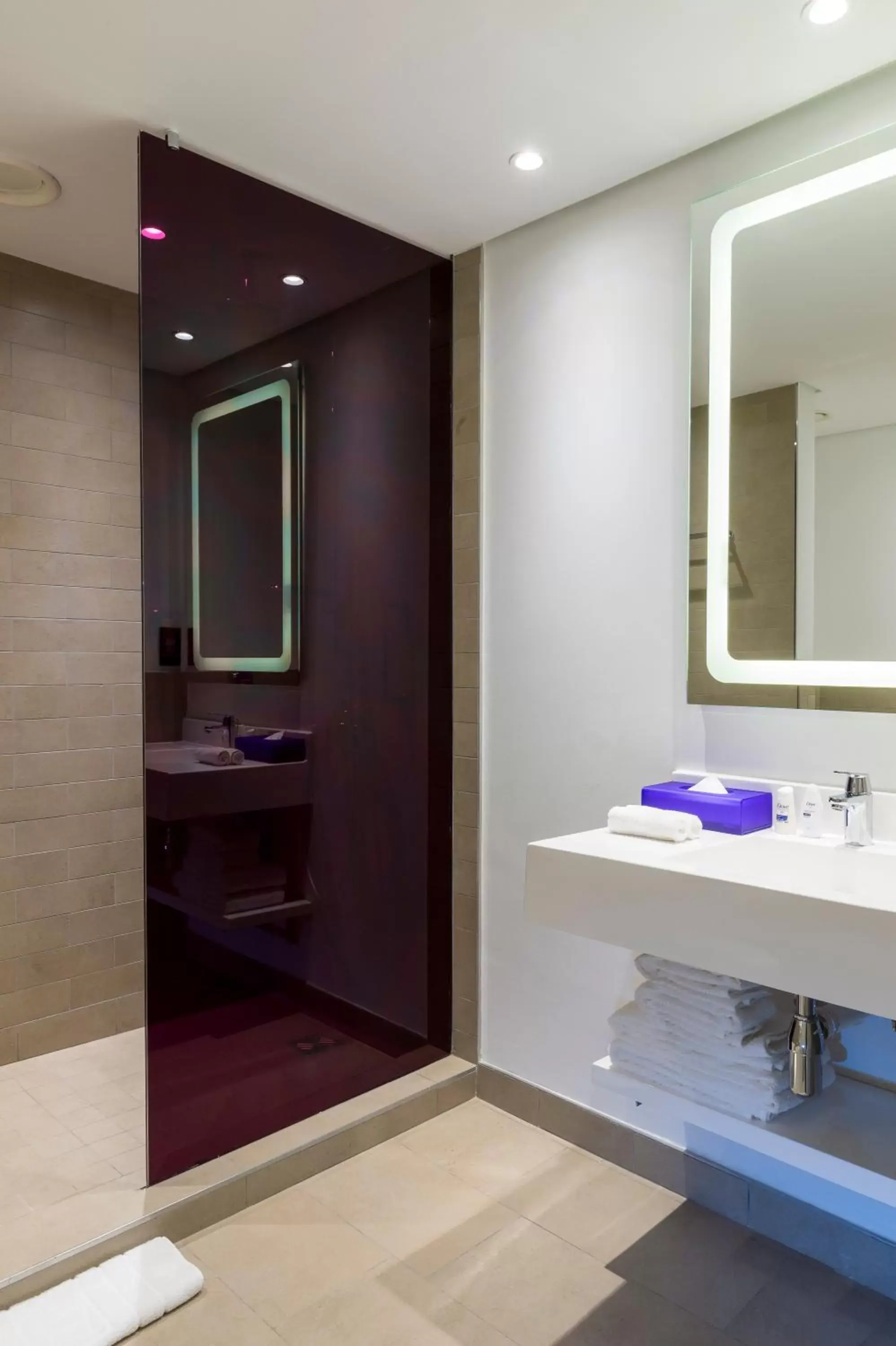 Shower, Bathroom in Park Inn by Radisson Polokwane