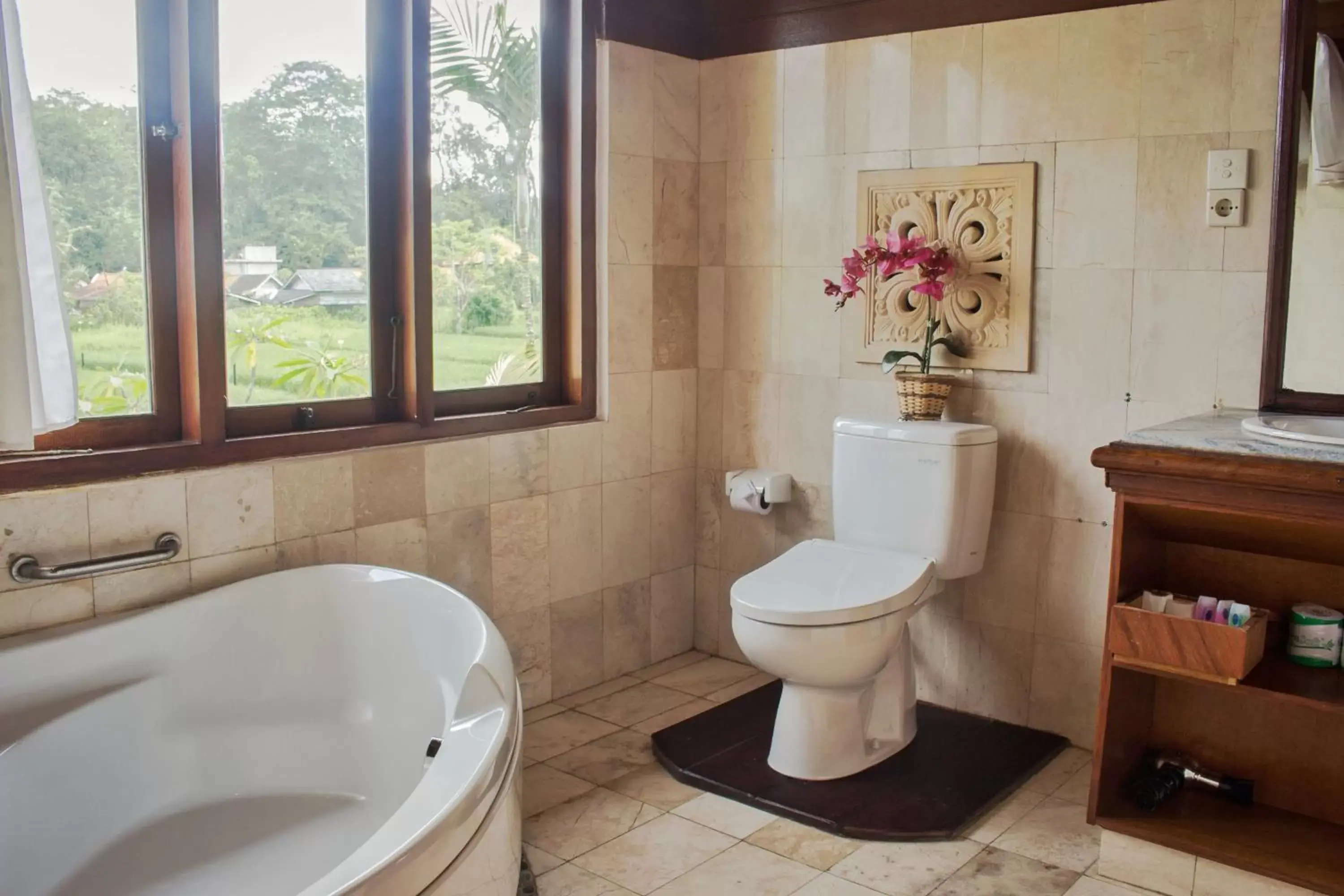 Toilet, Bathroom in Saren Indah Hotel - CHSE Certified