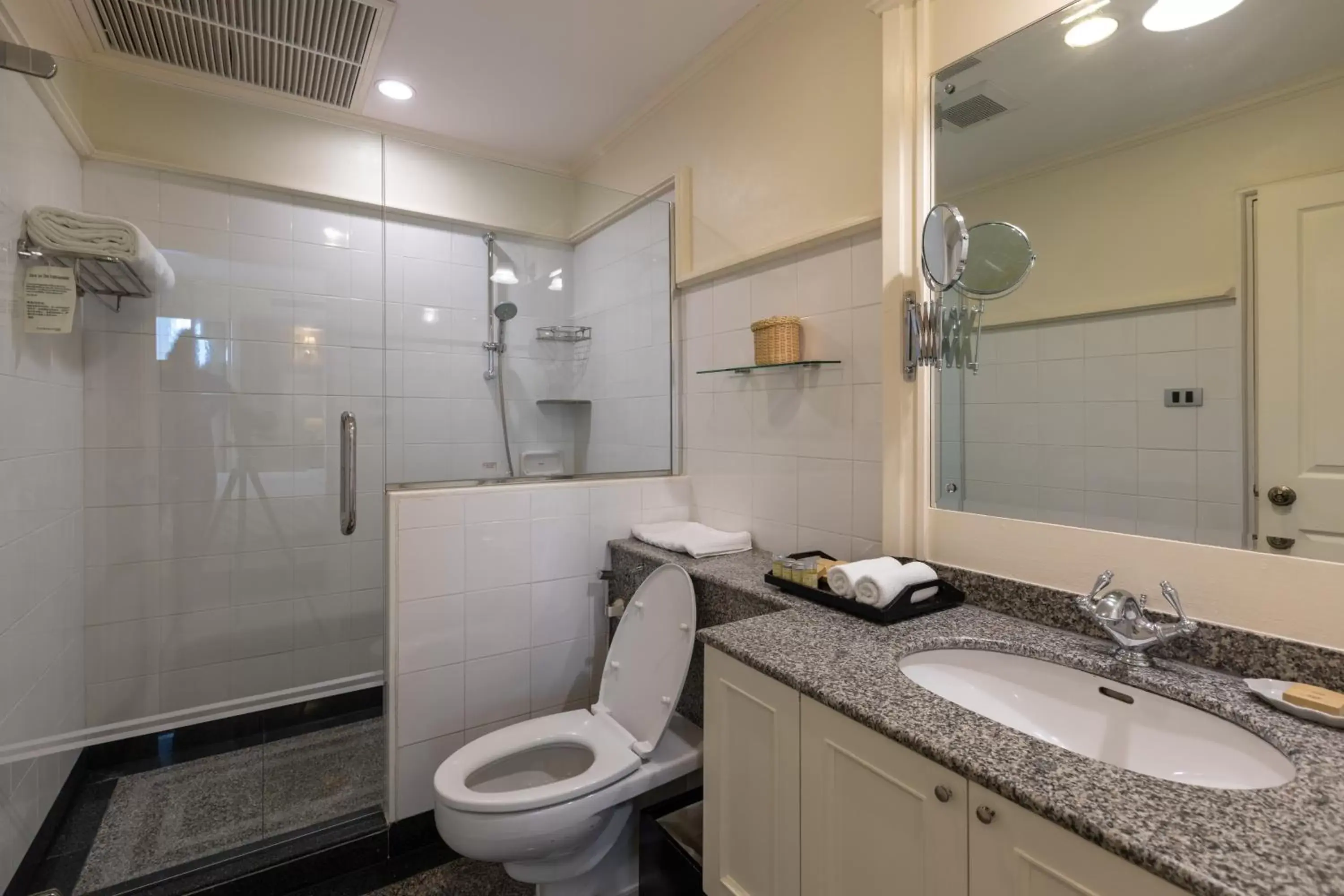 Shower, Bathroom in Cape House Langsuan Hotel