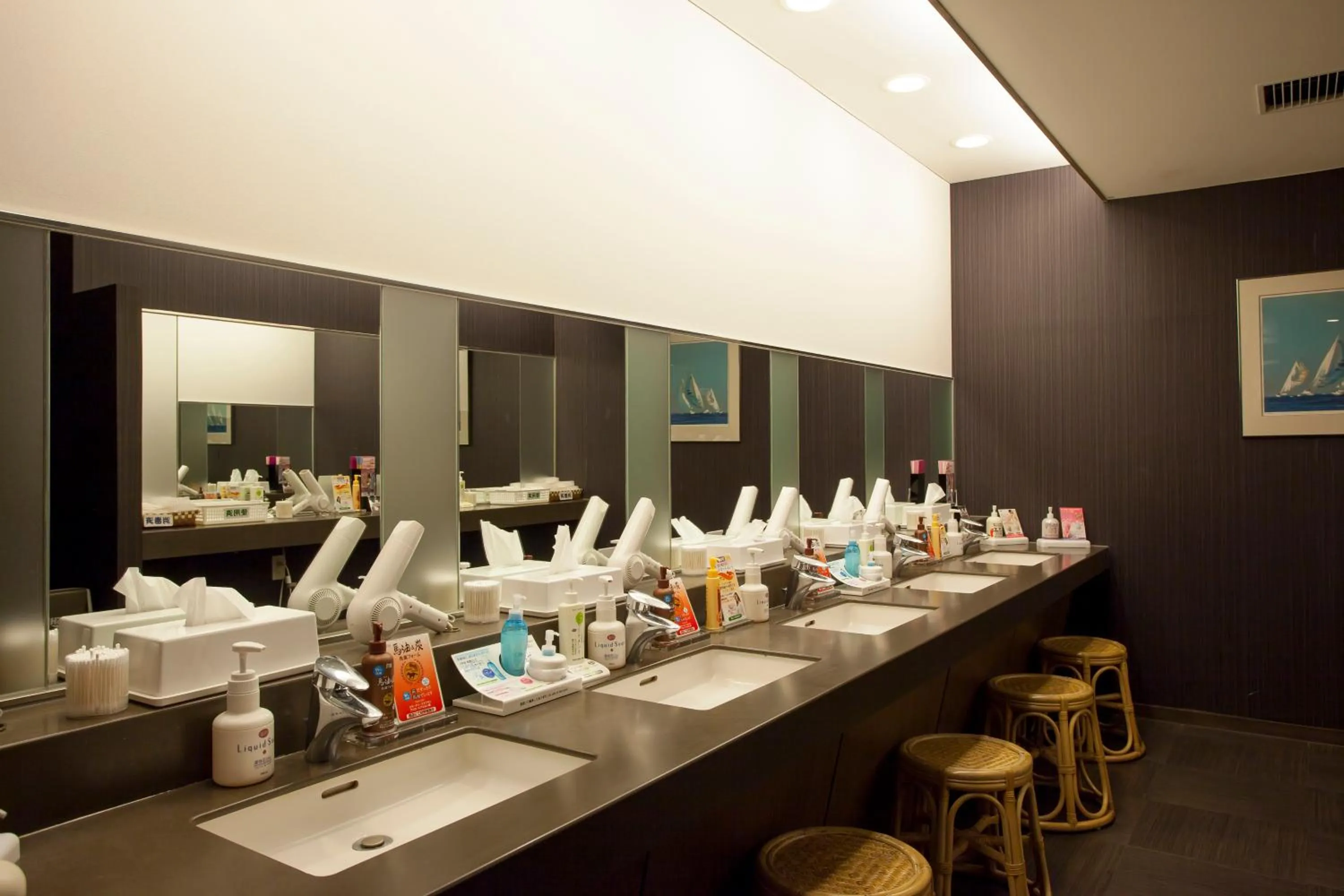 Hot Spring Bath in Hotel Izukyu