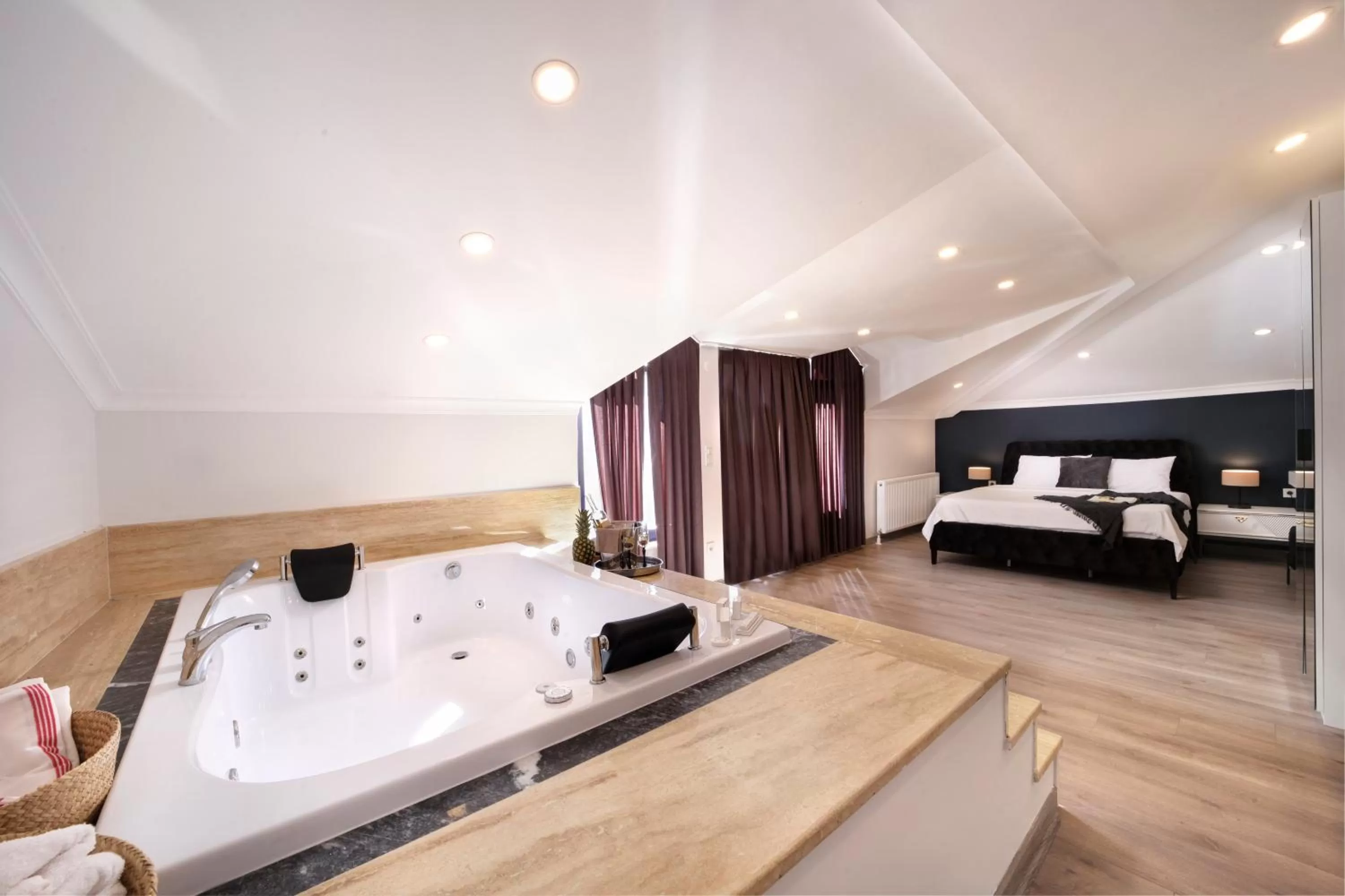 Massage, Bed in Etiz Hotels & Residences