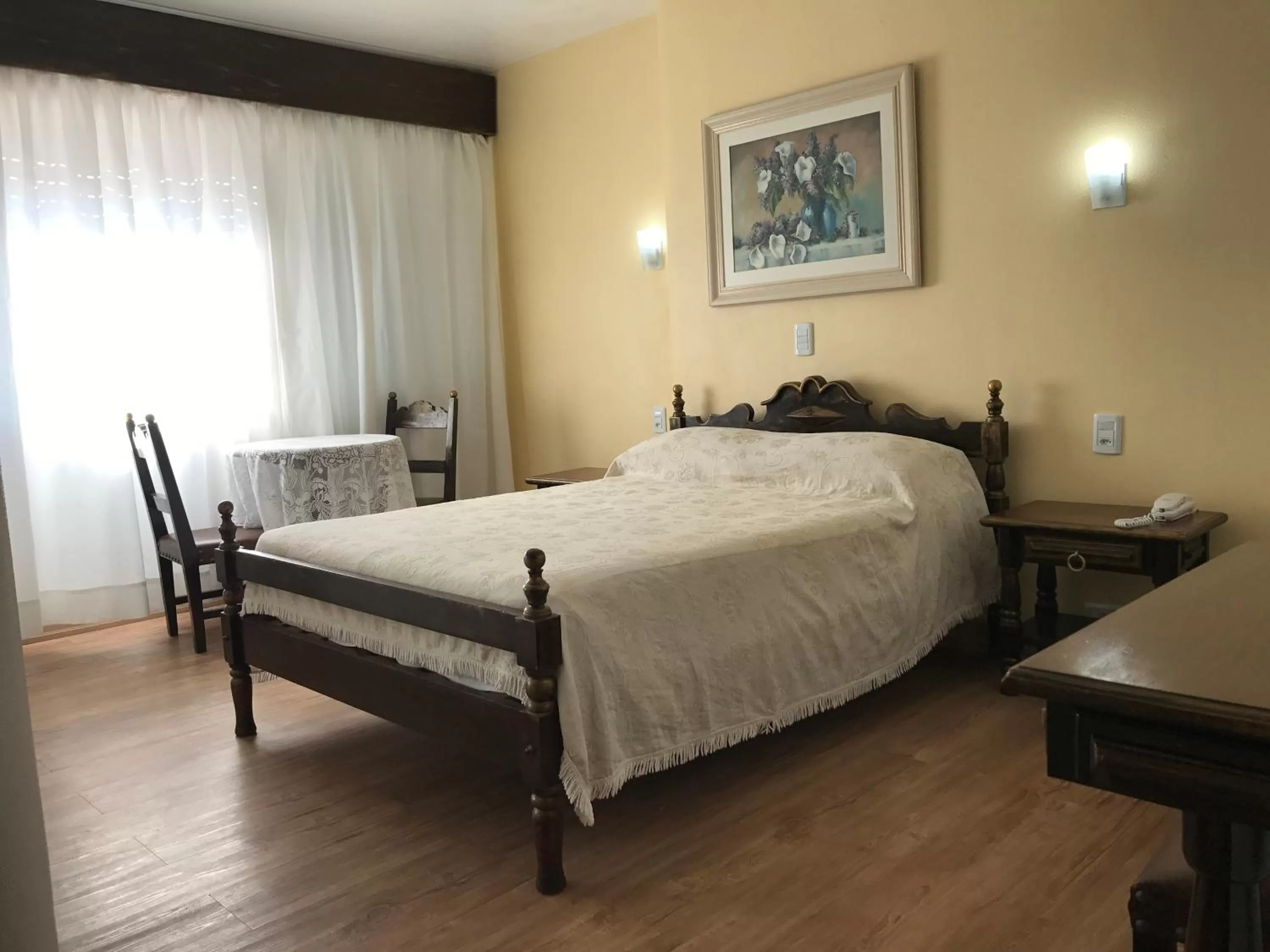 Photo of the whole room, Bed in Farol Hotel