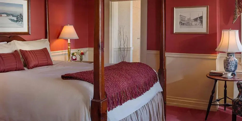 Queen Room with Balcony in Green Mountain Inn