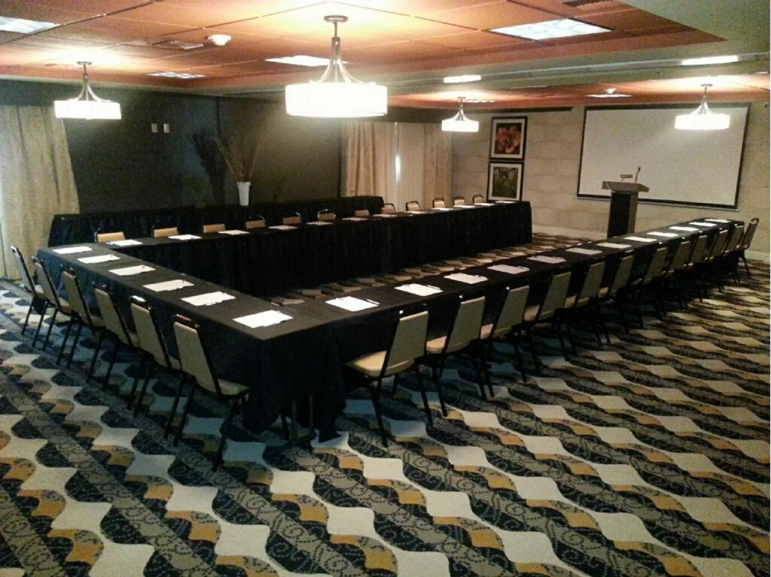 Meeting/conference room in Holiday Inn Express & Suites - Huntsville Airport, an IHG Hotel