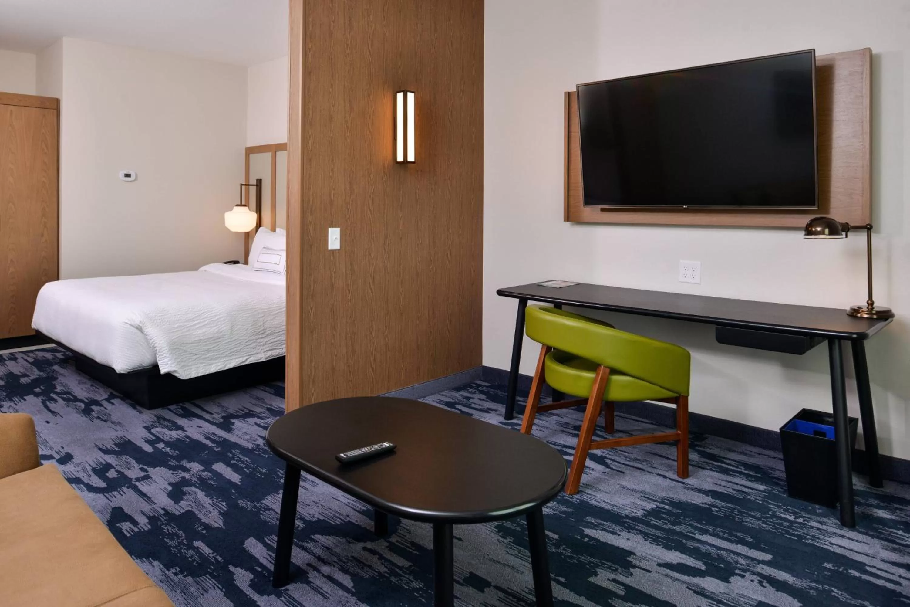 Photo of the whole room, Bed in Fairfield Inn and Suites by Marriott Minneapolis Shakopee