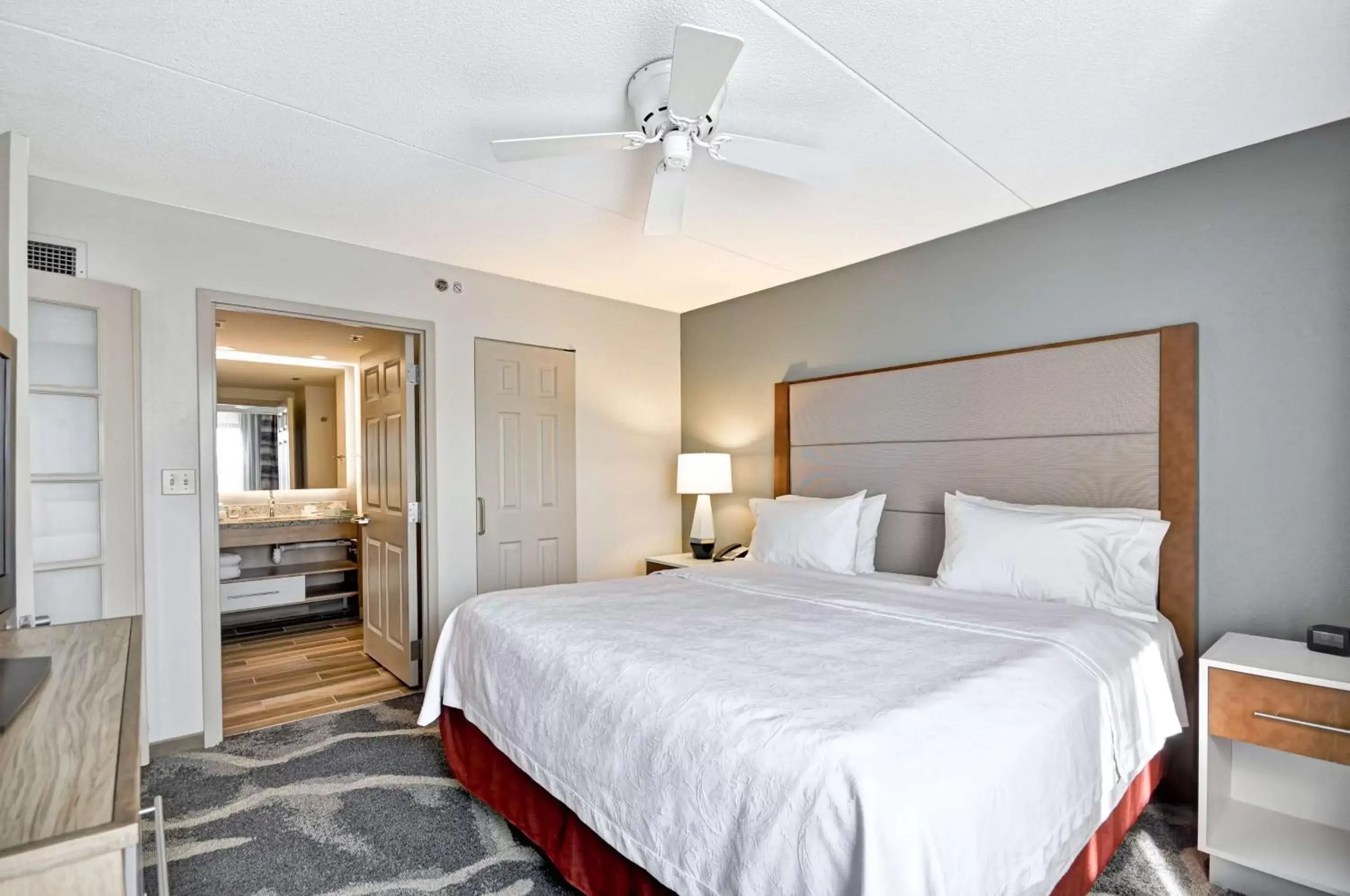 Bed in Homewood Suites Boston Peabody