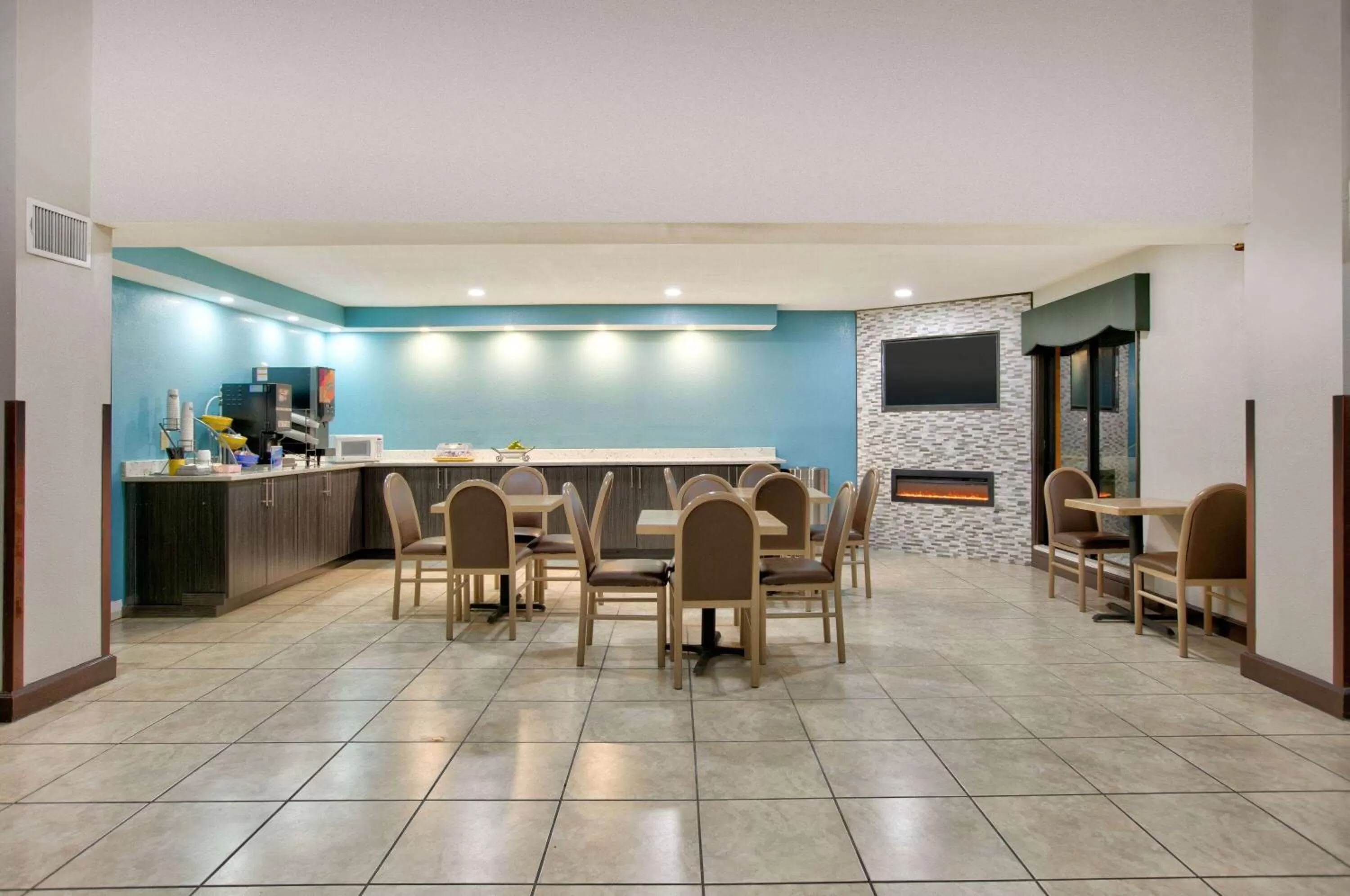 Breakfast in Days Inn by Wyndham Tunica Resorts